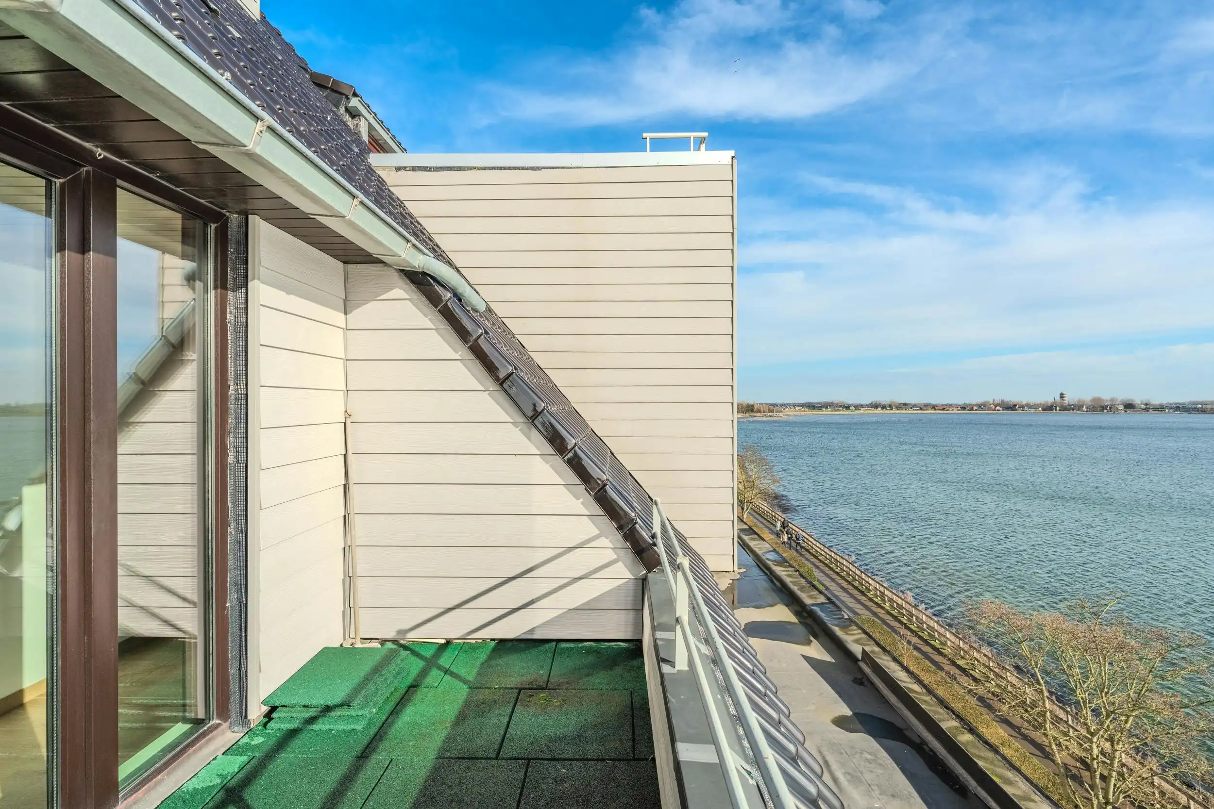 Ruim appartement met prachtig open zicht op de Spuikom foto 6