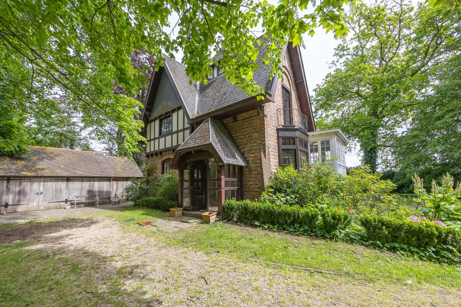Karaktervolle woning op uniek domein foto 4