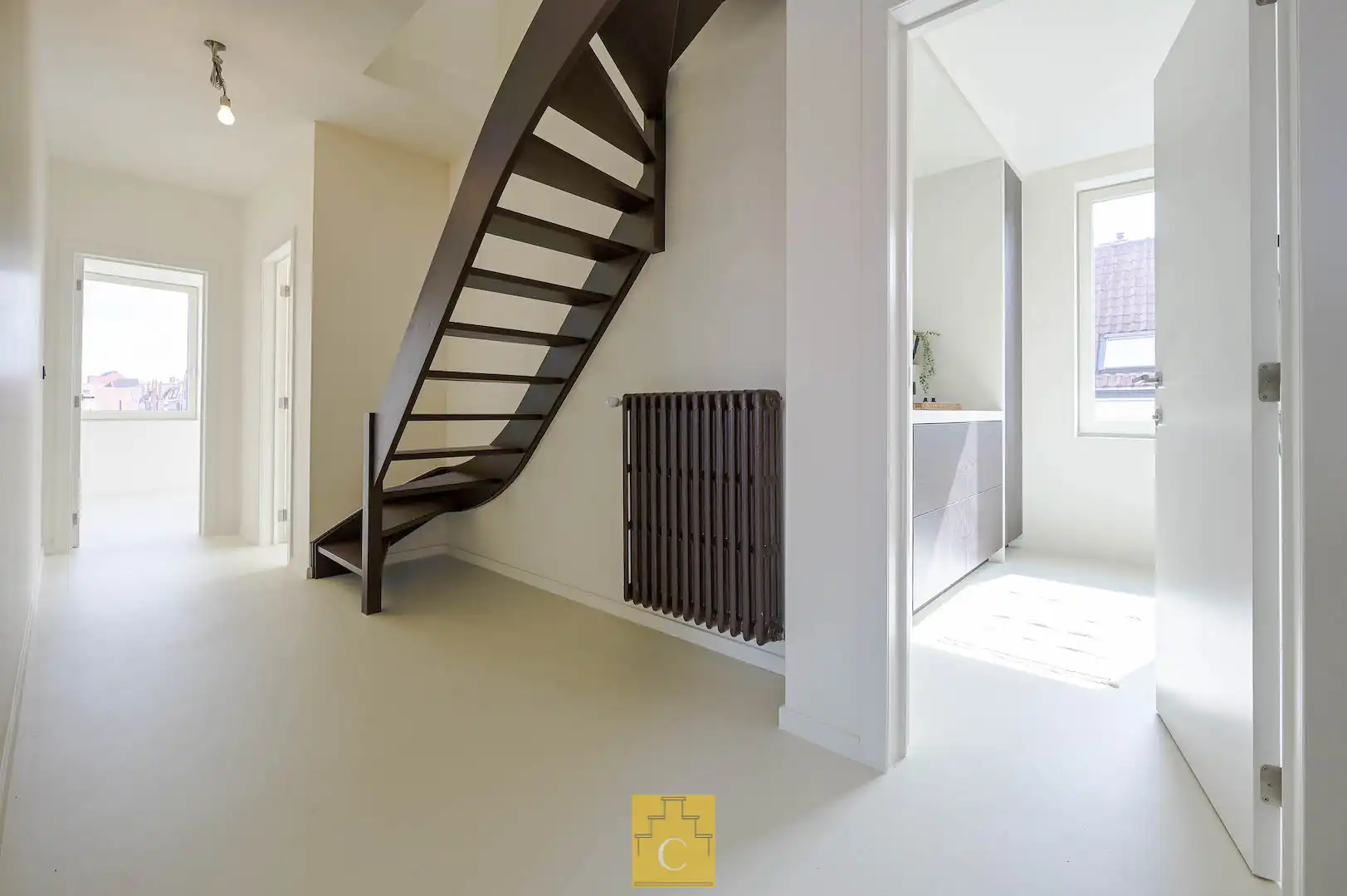 hippe eigentijds gerenoveerde hoekwoning met 2 garages en zonnige stadstuin in de gegeerde Sint-Annawijk foto 12