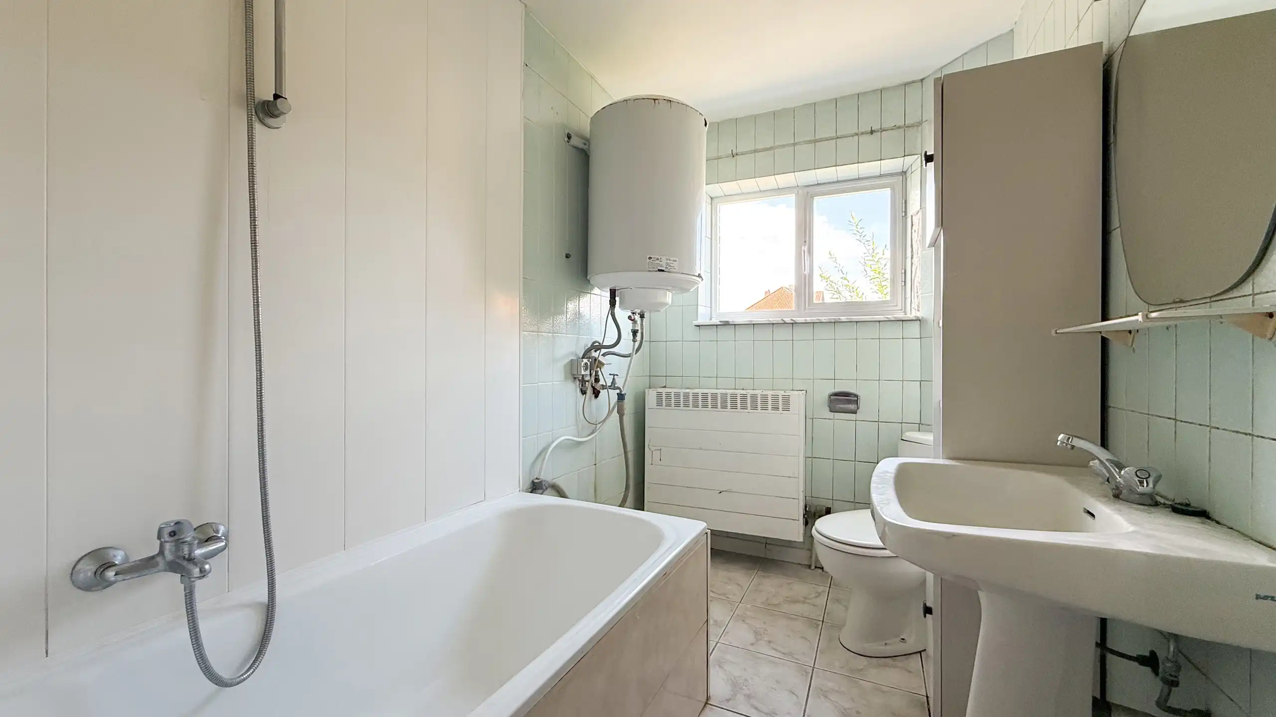 Ruim app. op wandelafstand van het centrum in Houthalen! foto 14