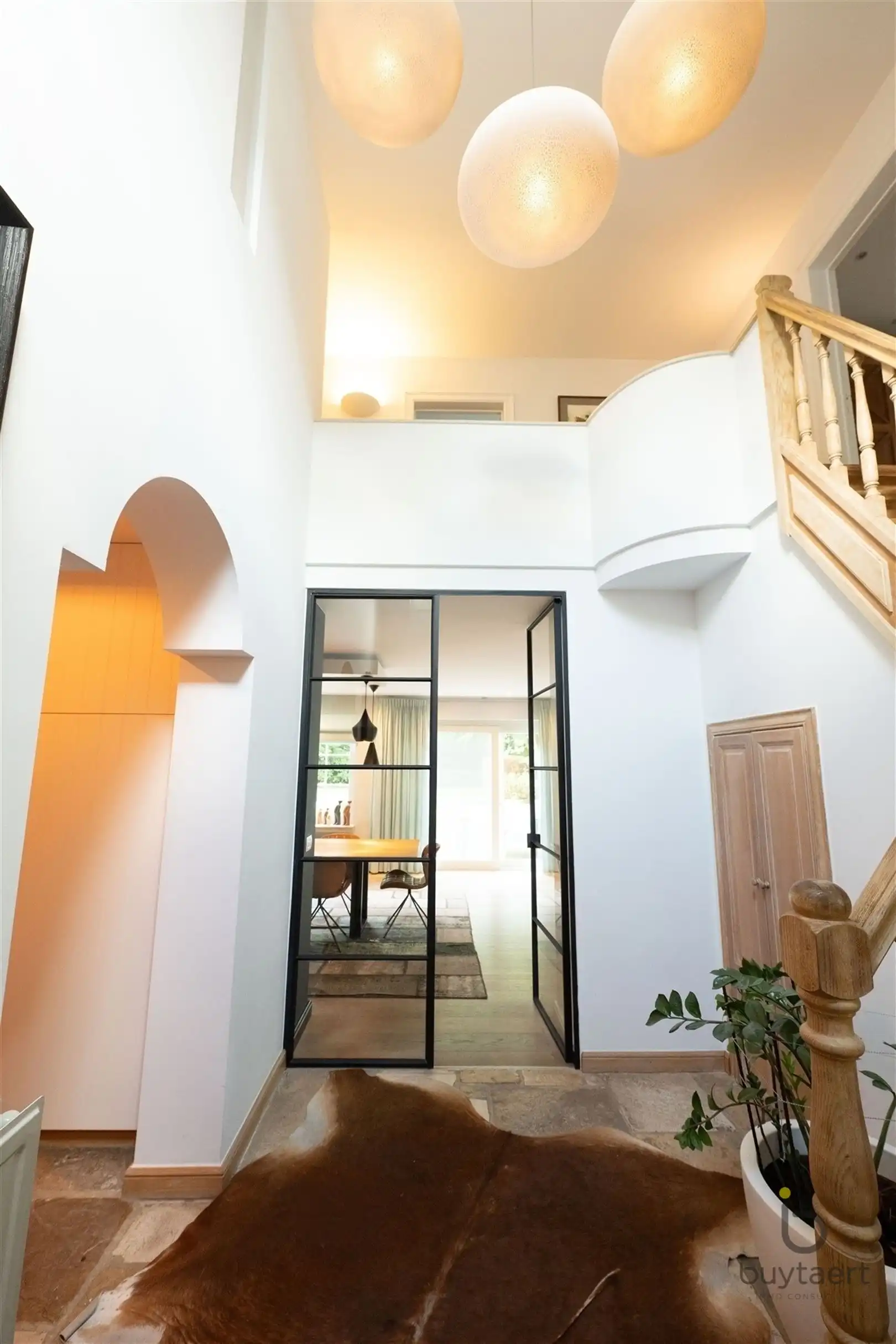 EXCLUSIEF: stijlvolle villa met een tijdloze inrichting op een toplocatie te Schilde! foto 2