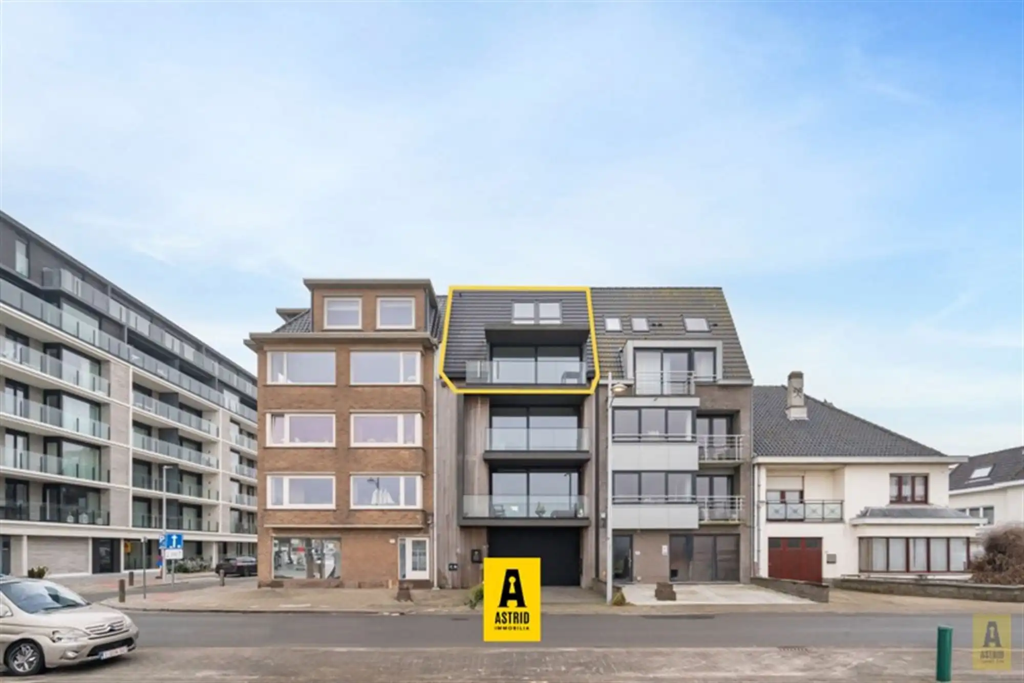 Luxueus duplexappartement met schitterende open zichten! foto {{pictureIndex}}