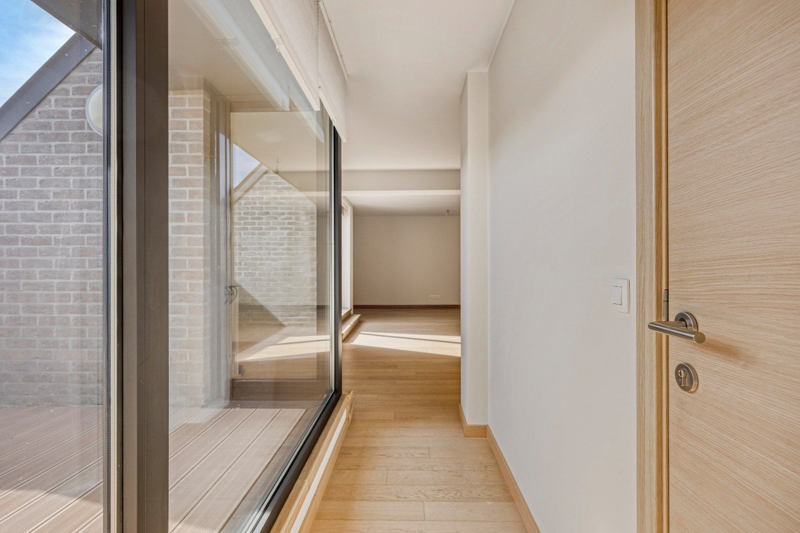 Energiezuinige duplex (140m²) te huur, 3 slpks, terras, autostaanplaats en berging foto {{pictureIndex}}