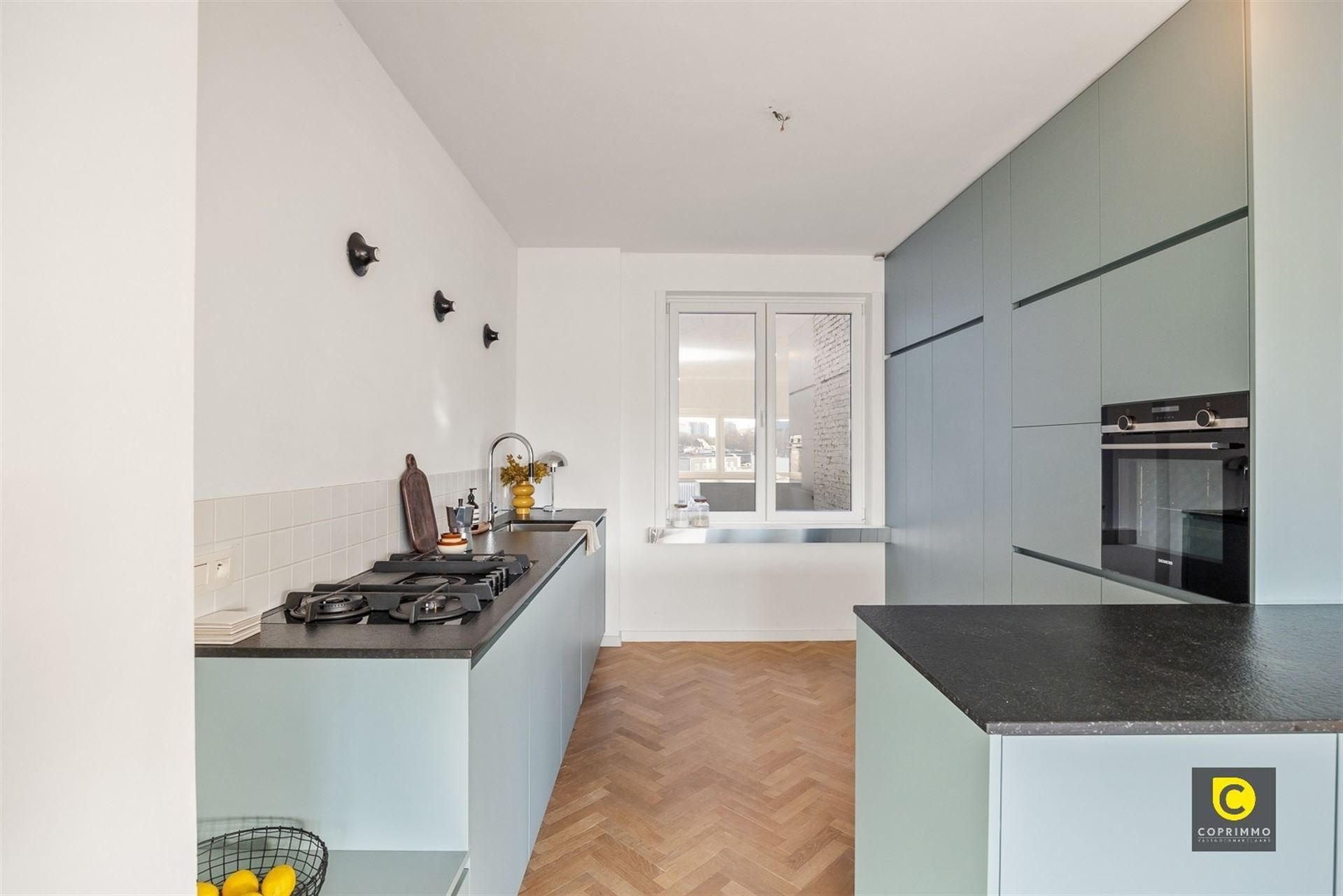 Volledig gerenoveerd app met prachtig uitzicht foto 2