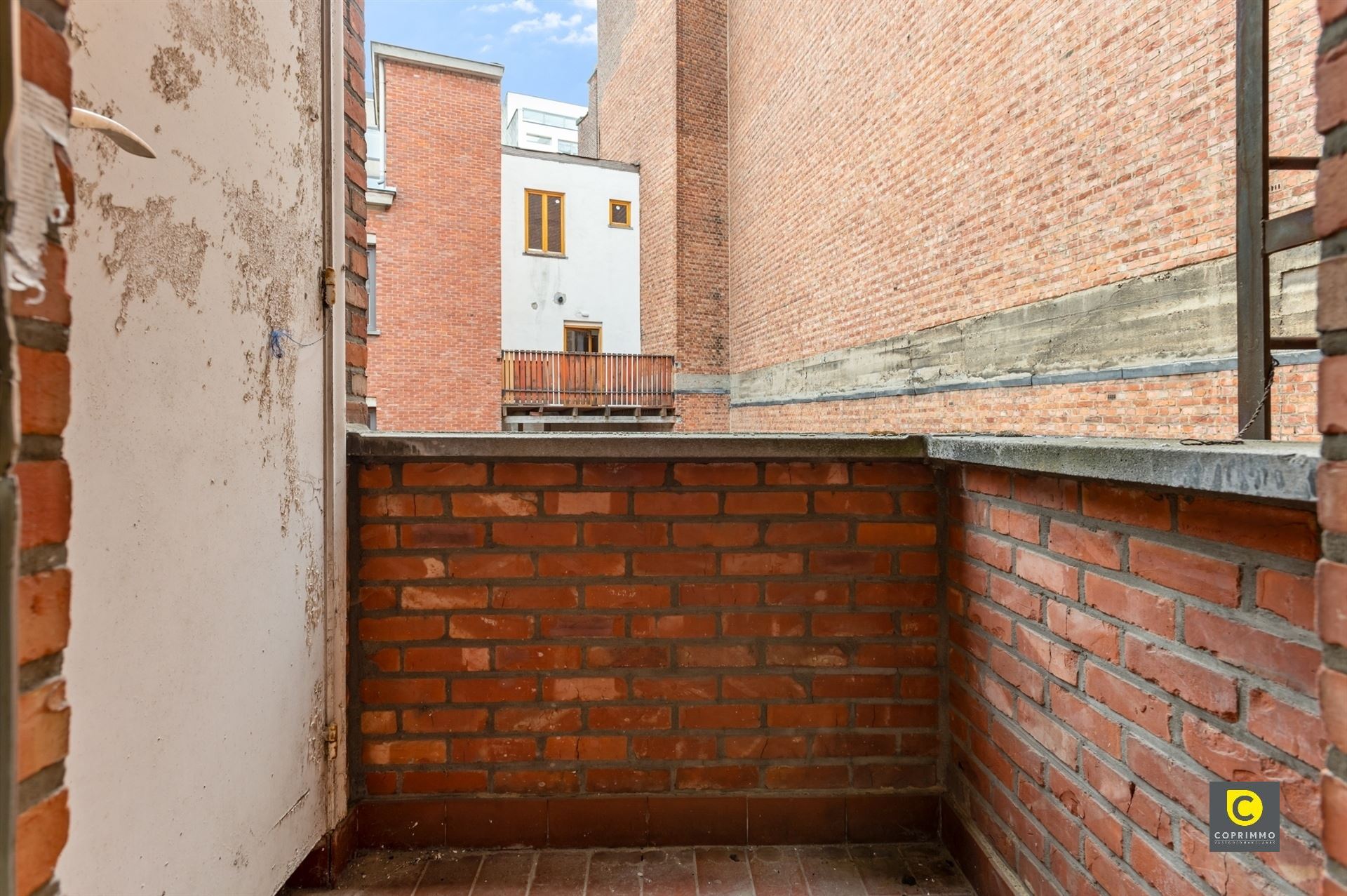 Te renoveren appartement op toplocatie! foto 7