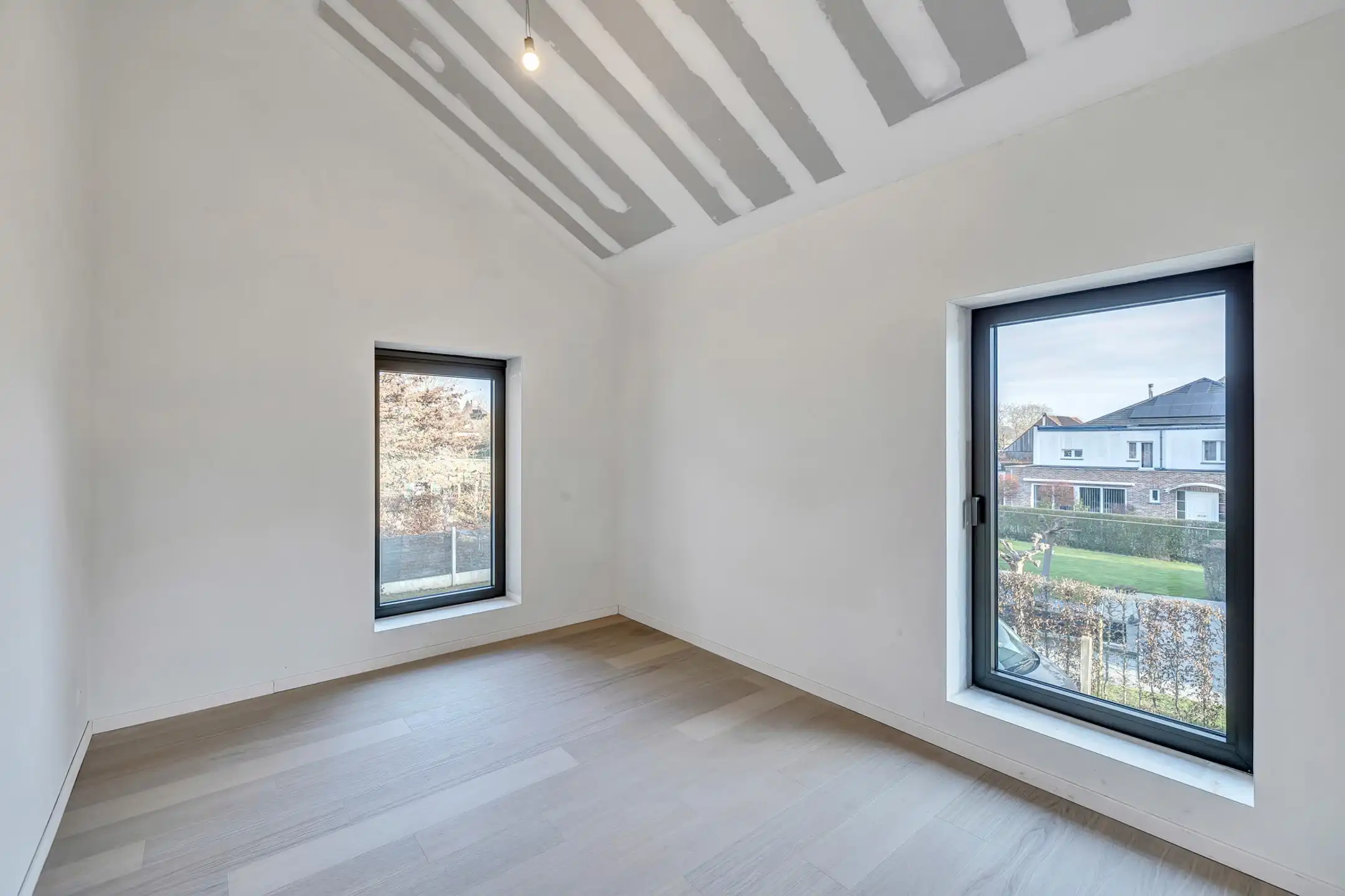 Prachtige nieuwbouwwoning in uniek woonerf foto 14