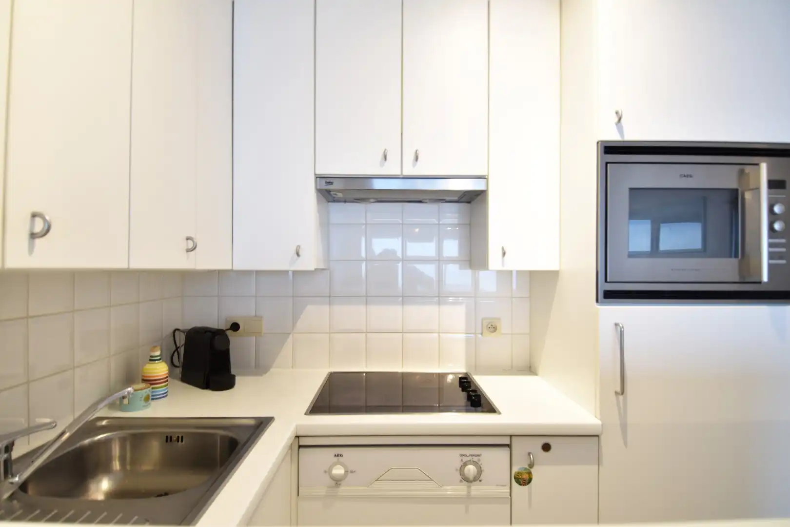 Appartement met frontaal zeezicht op de zeedijk in Nieuwpoort foto 10