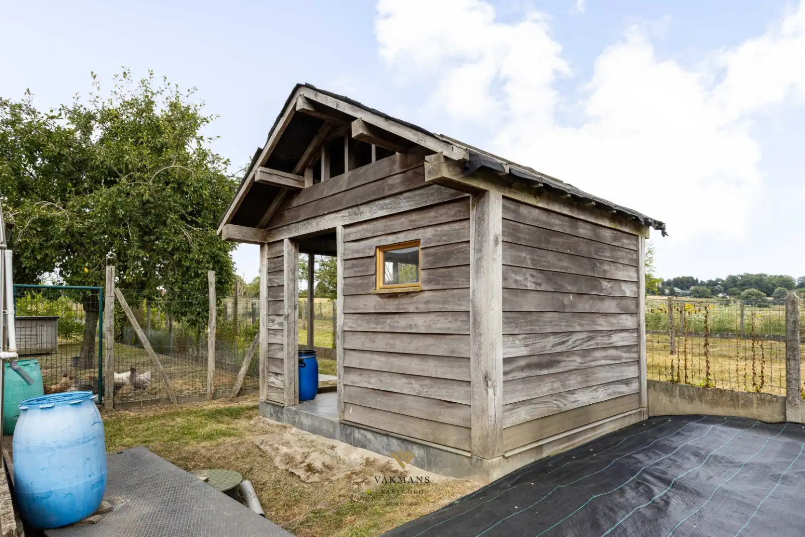 Te renoveren woning op den buiten met veel ruimte en tuin foto 41