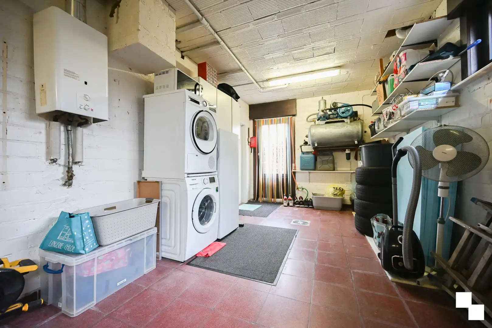 Ruime gezinswoning in doodlopende straat te Izegem foto 11