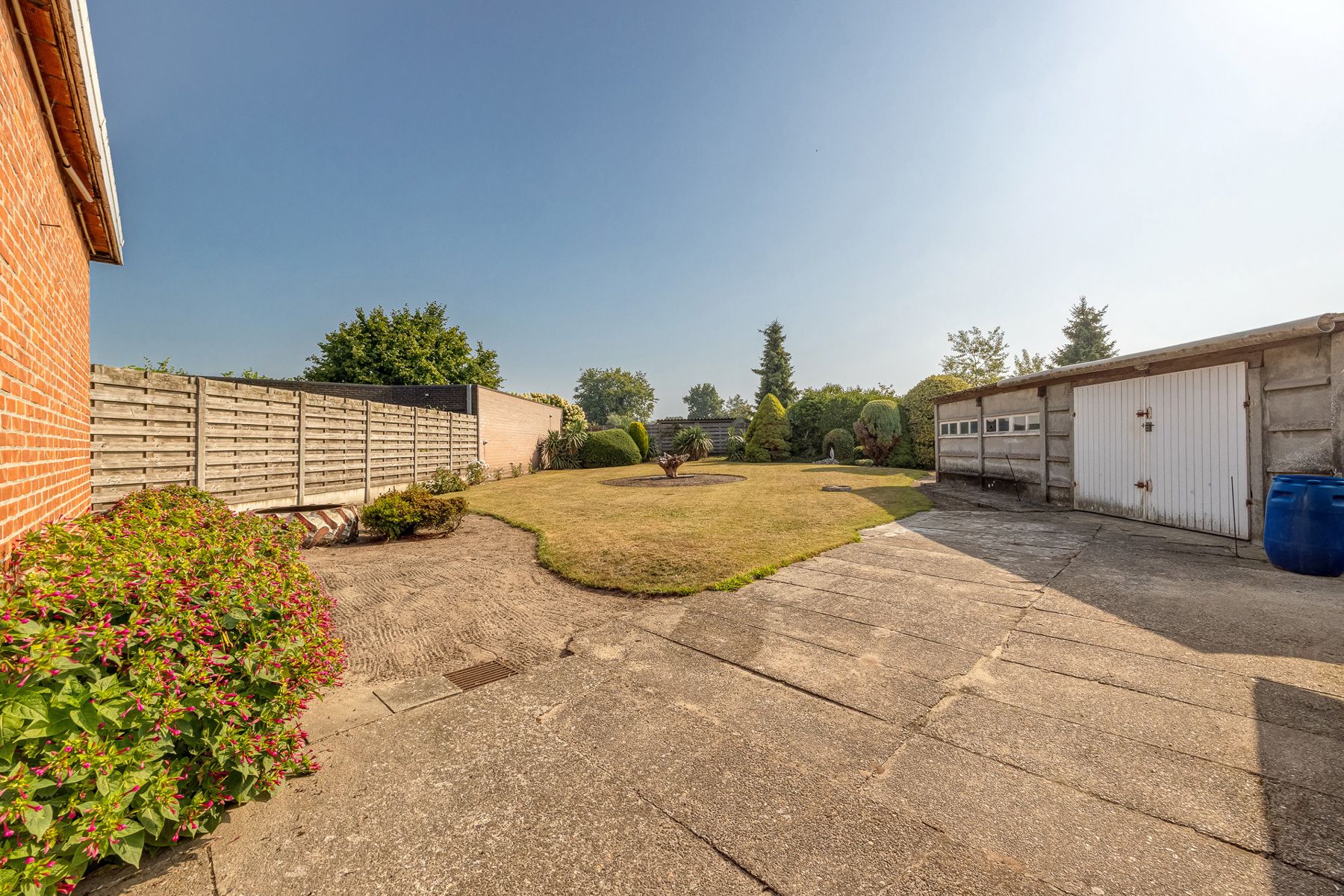 Te renoveren woning op een perceel van ca 1.435 m² in het centrum van Wortel. foto 15