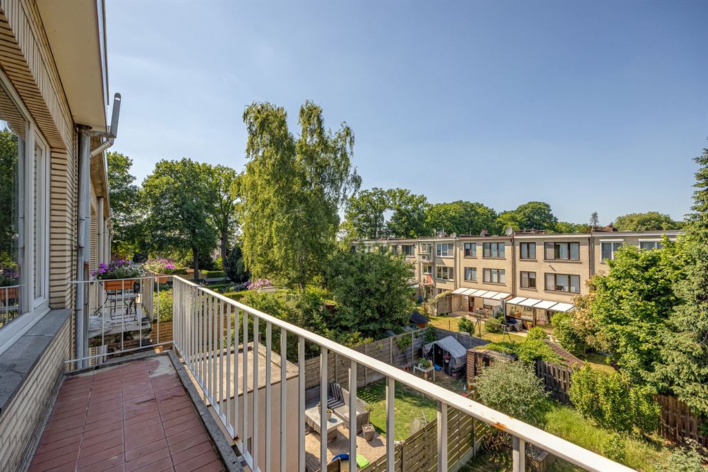 Lichtrijk appartement tussen het groen foto 11