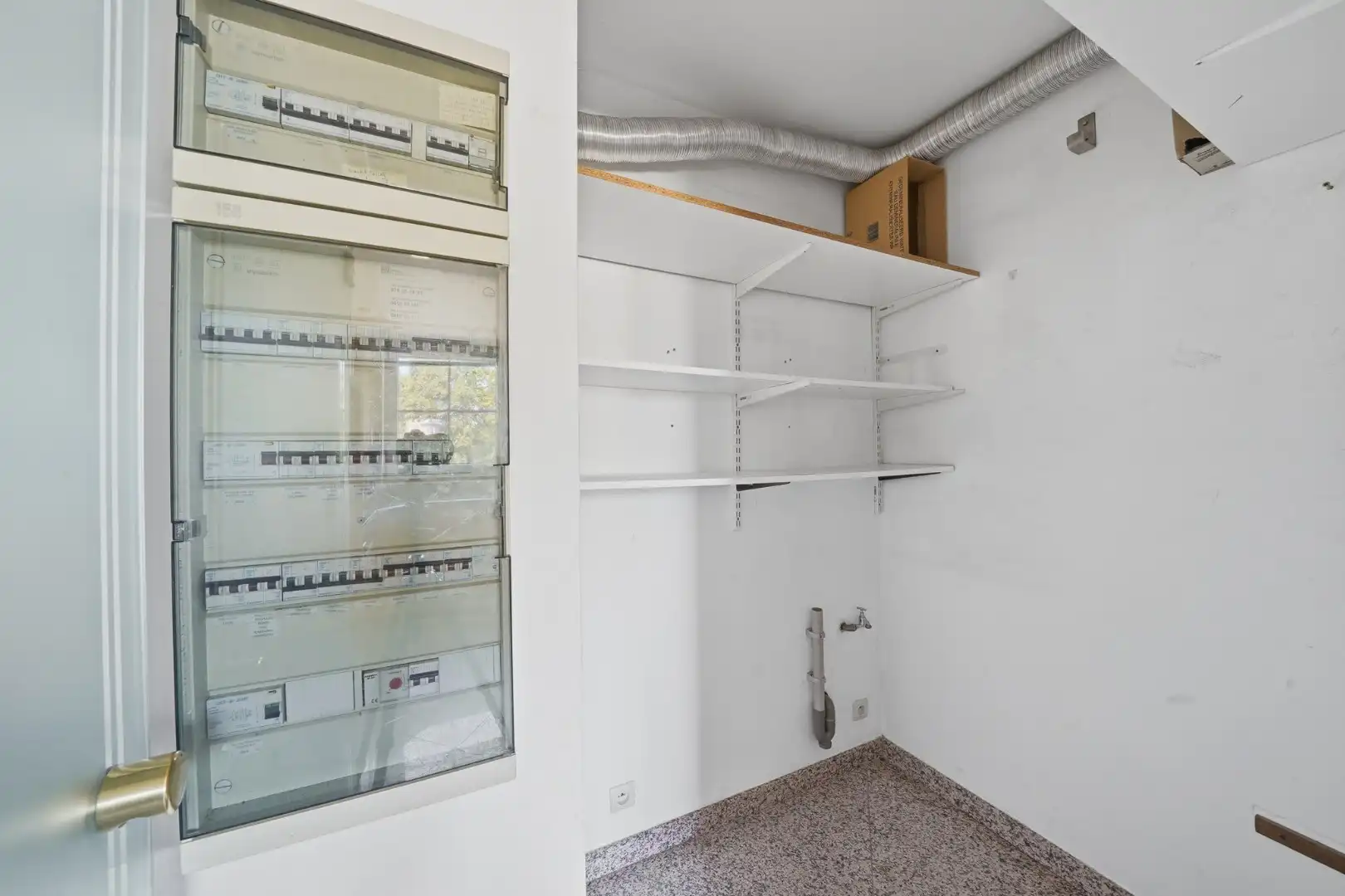 Instapklaar appartement met 2 slaapkamers en terras van 63 m² foto 10