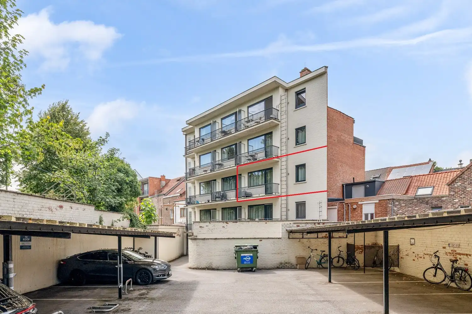 Prachtig gerenoveerde en gemeubelde studio met een terras, een kelder en een autostaanplaats nabij het UZ Gasthuisberg te centrum Leuven! foto 2