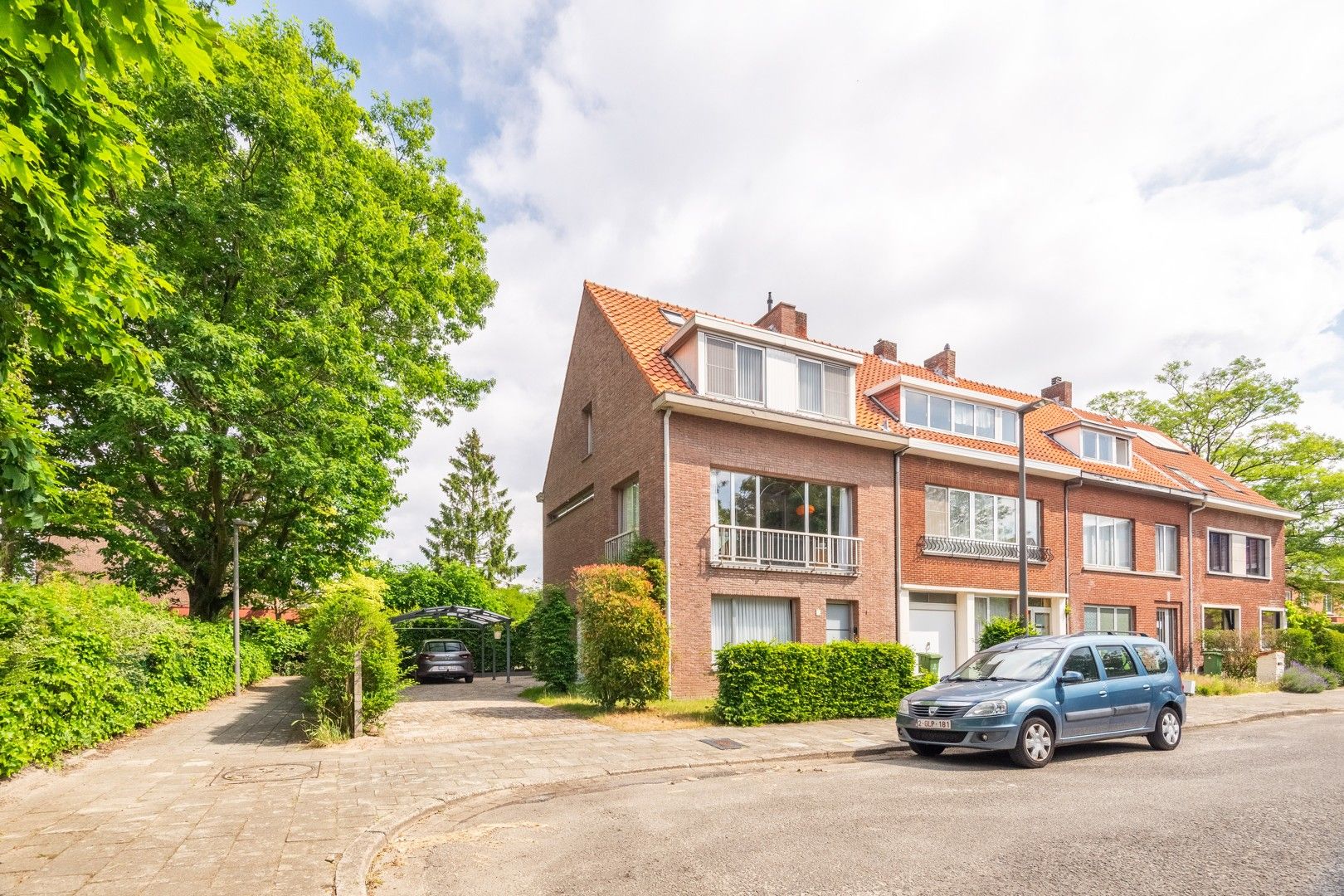 Prachtige HOB op het einde van een doodlopende straat in hart van het groene Linkeroever! foto 2