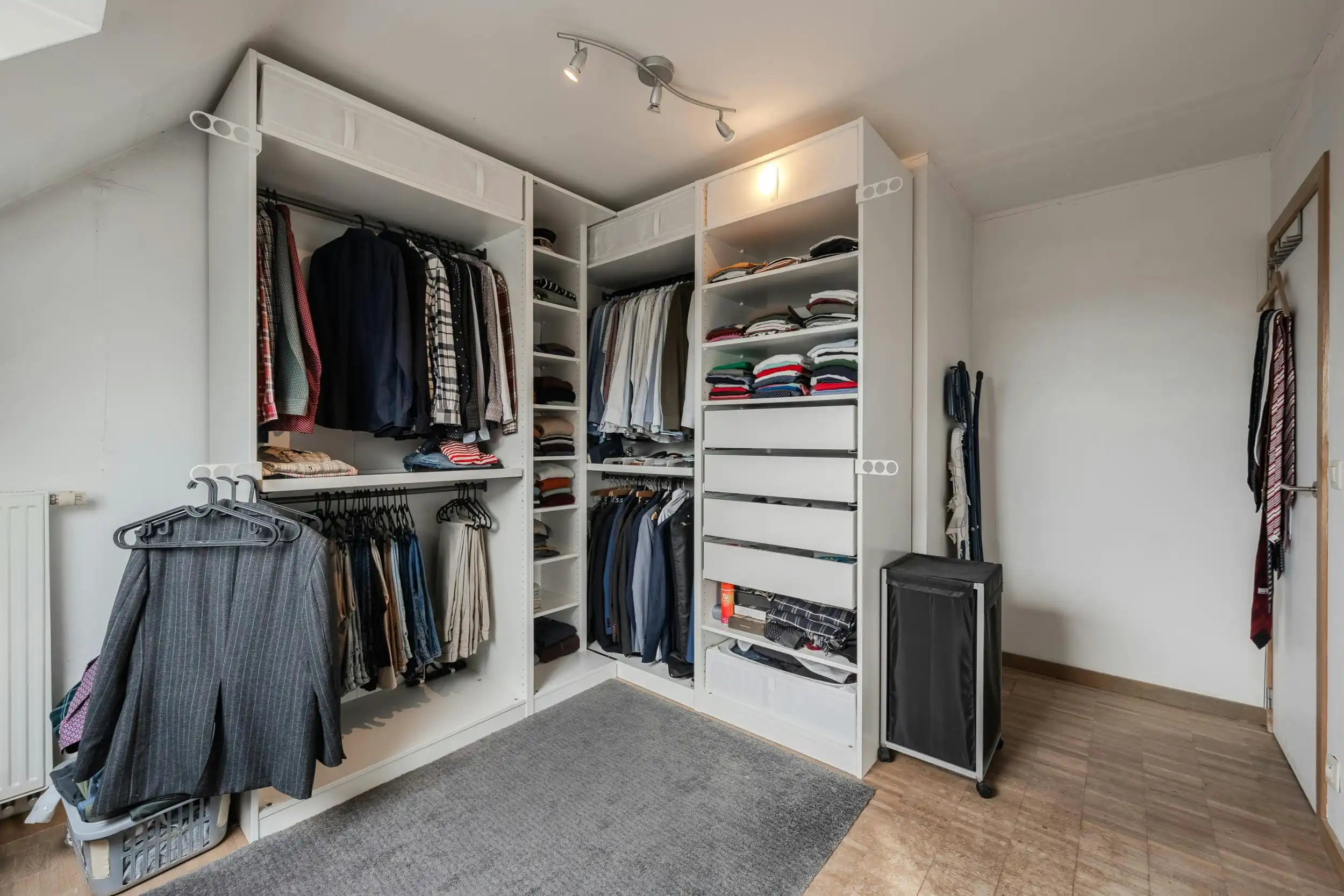 Instapklaar duplex 3 slaapkamer appartement te Bekegem  foto 17