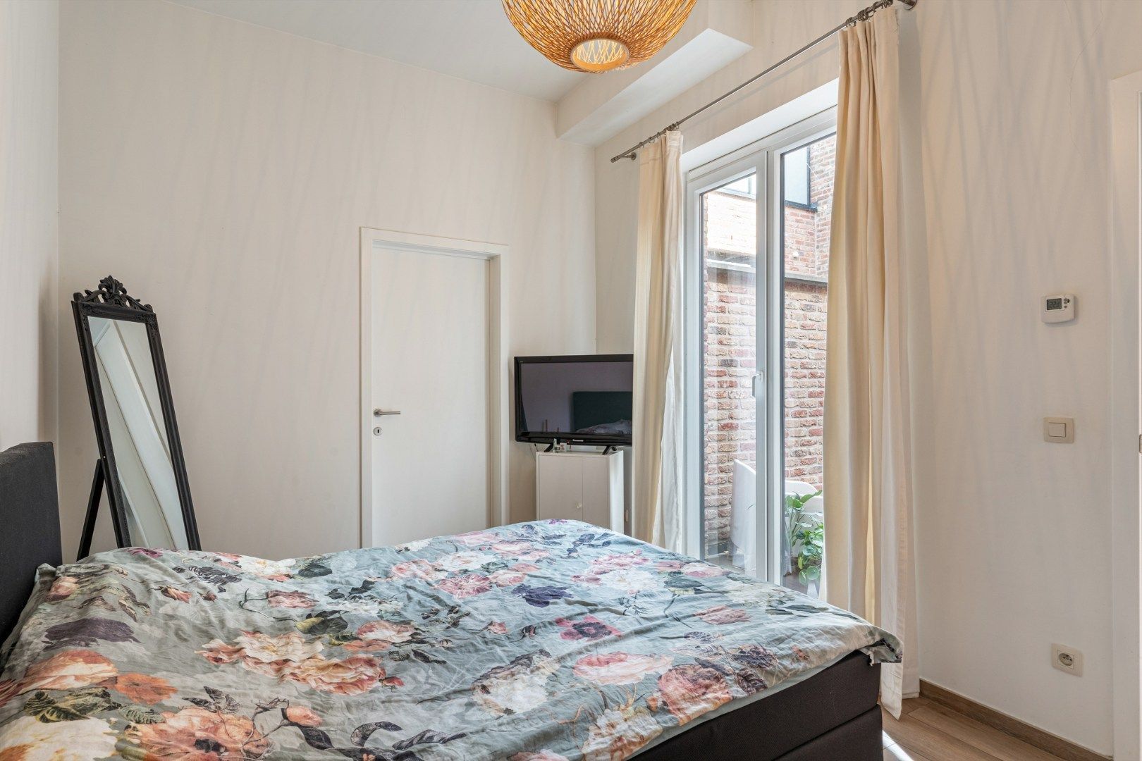 Recent, hoogwaardig afgewerkt gelijkvloers appartement, met terras en inpandige garage, in het centrum van Maaseik!  foto 19