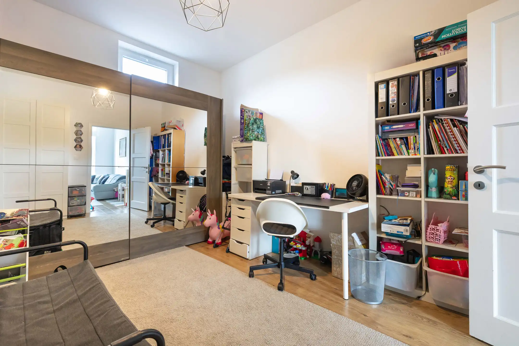 Woning van ± 150 m² met atelier/opslagruimte van ± 100 m² foto 7