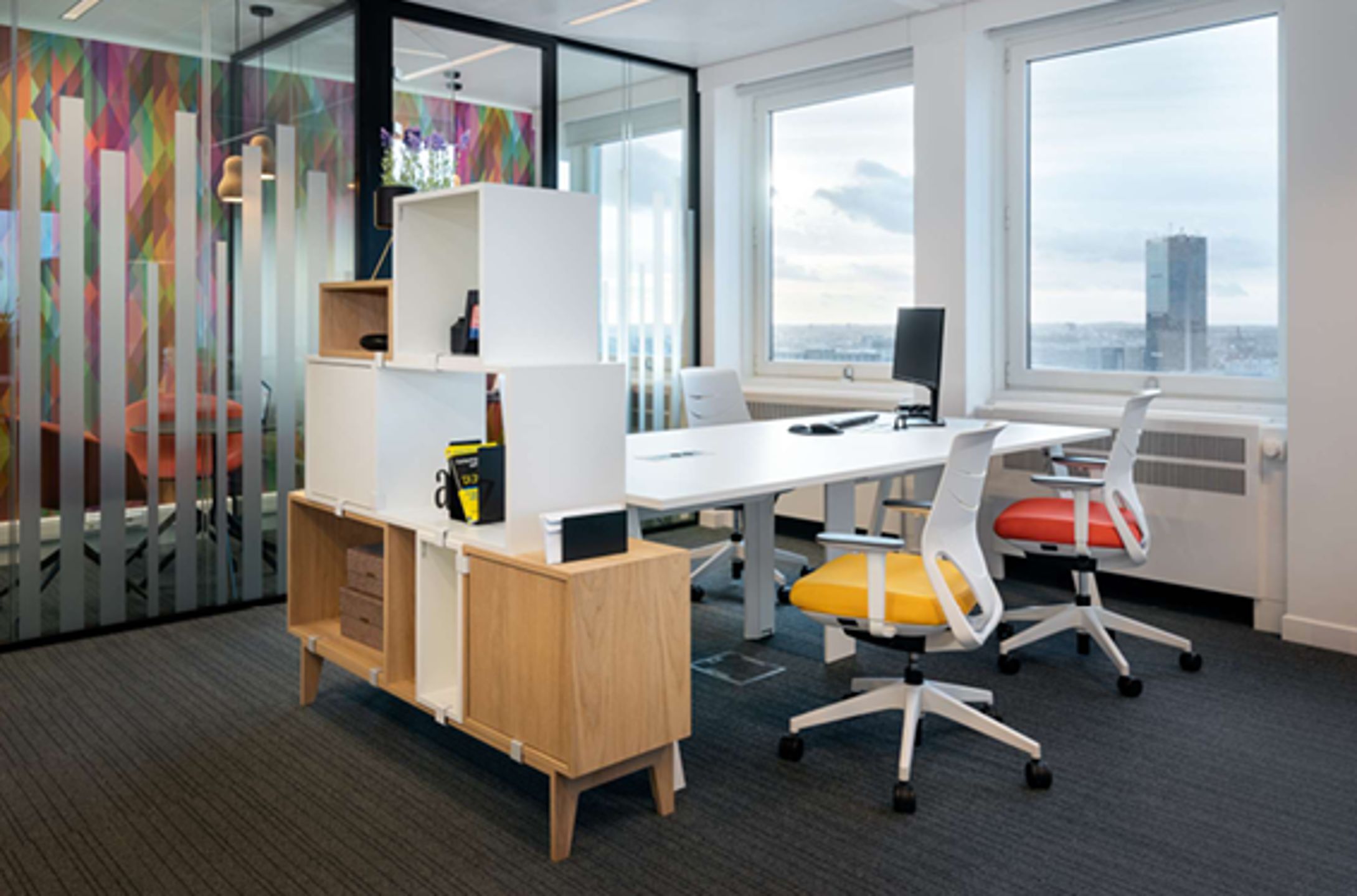 Instapklare kantoren te huur foto {{pictureIndex}}