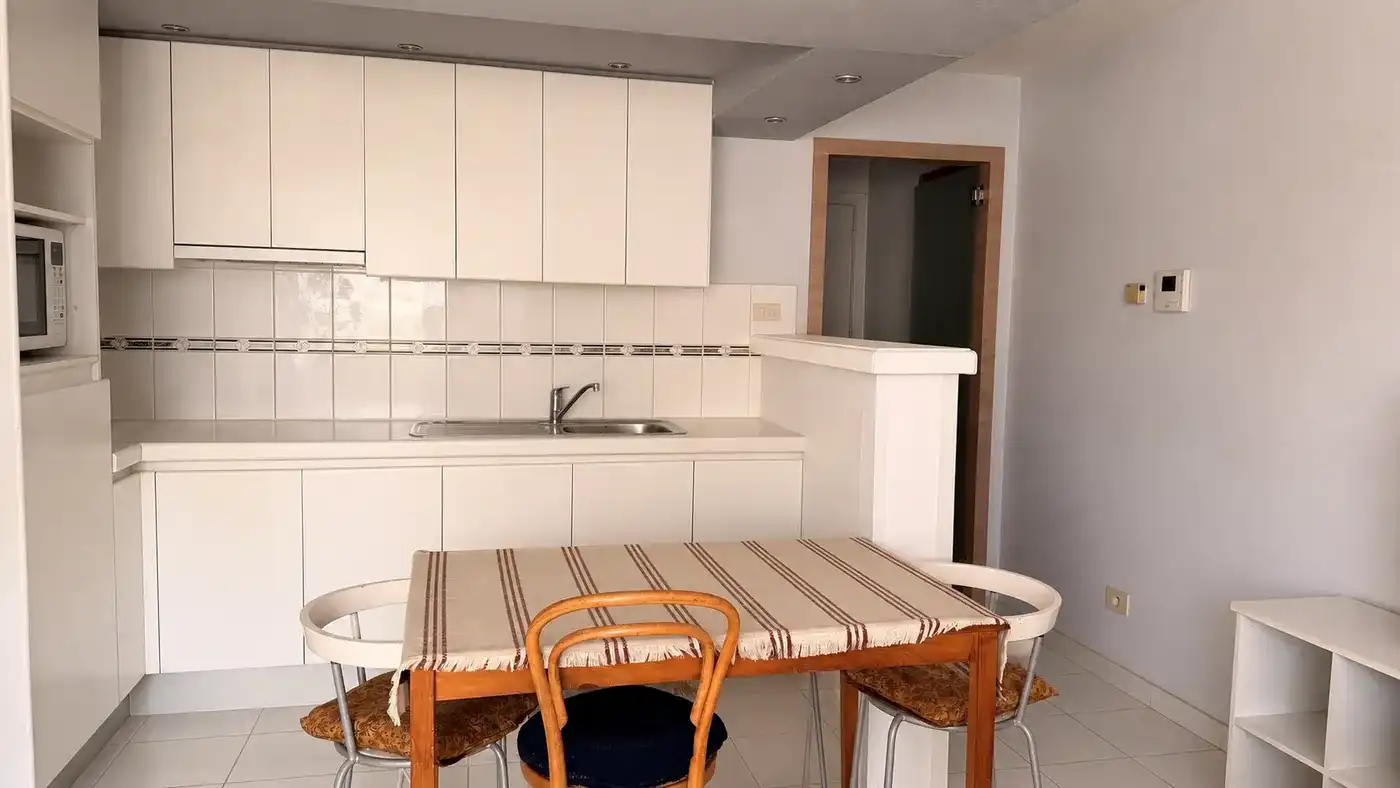 Instapklaar appartement in hartje Kortrijk inclusief garage foto 5
