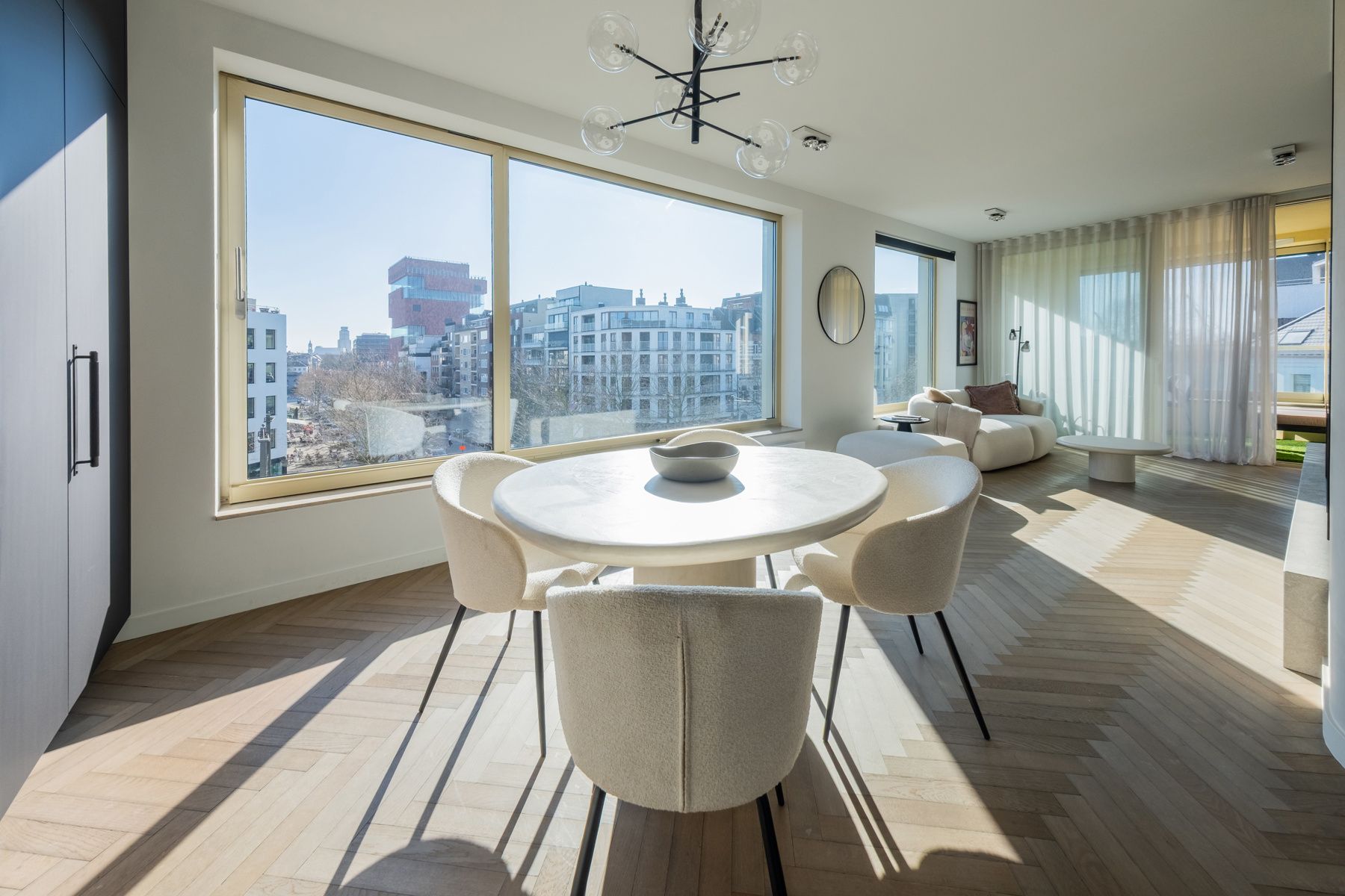 Gemeubeld luxeappartement met adembenemend uitzicht foto 2