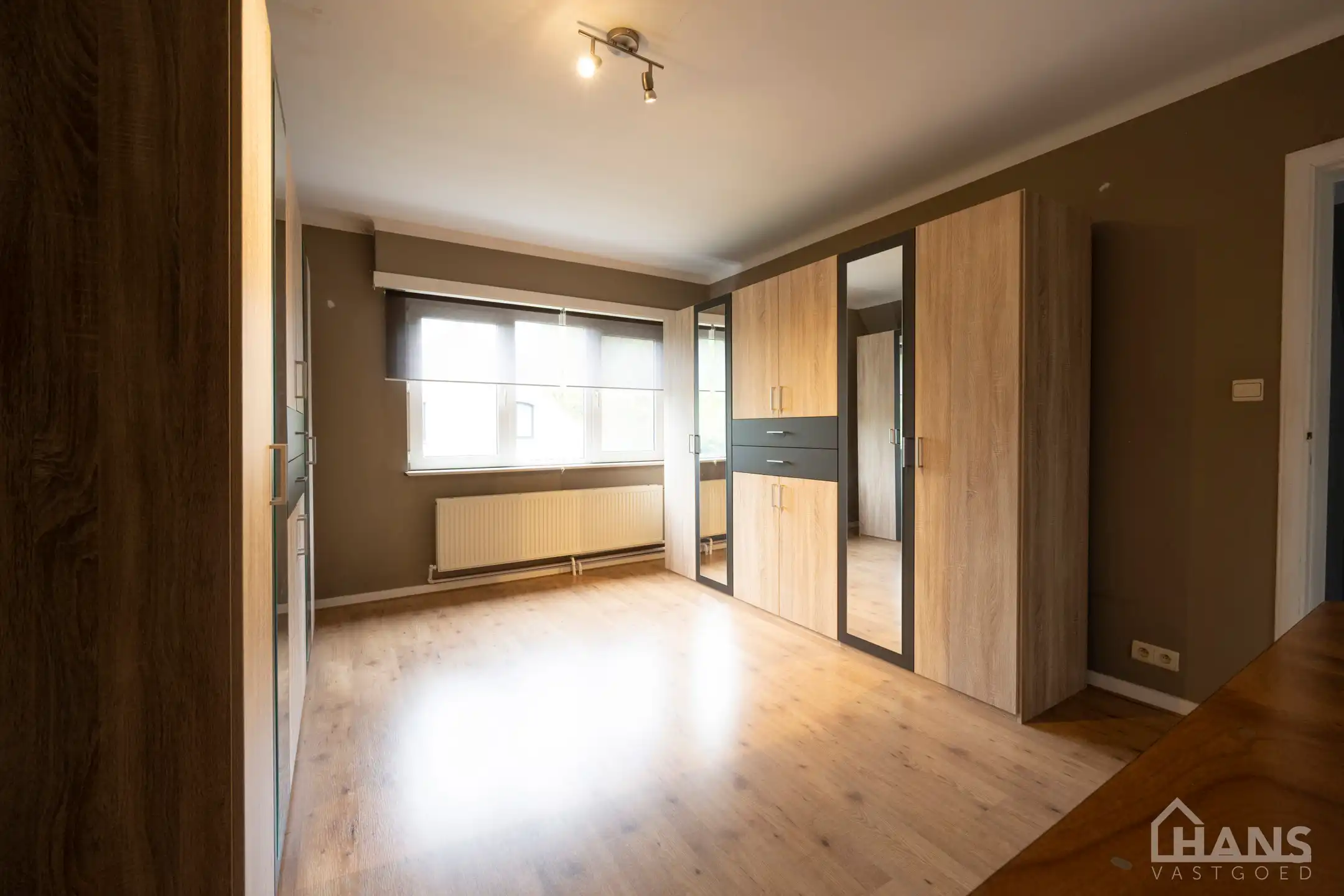 Vrijstaande woning met inpandige garage. foto 10