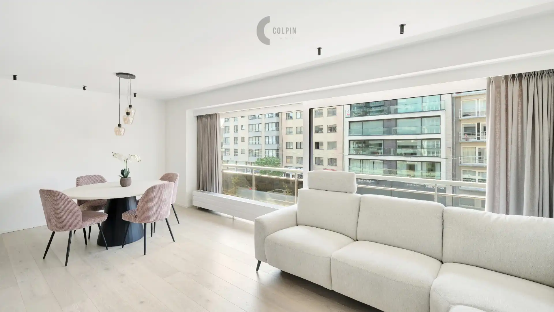 Instapklaar, gerenoveerd appartement op toplocatie vlakbij het strand en Heldenplein foto 6