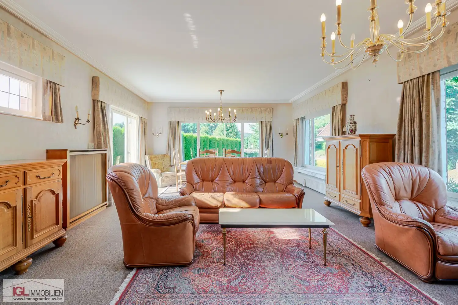 Villa te koop in hartje Sint-Pieters-Leeuw foto 3