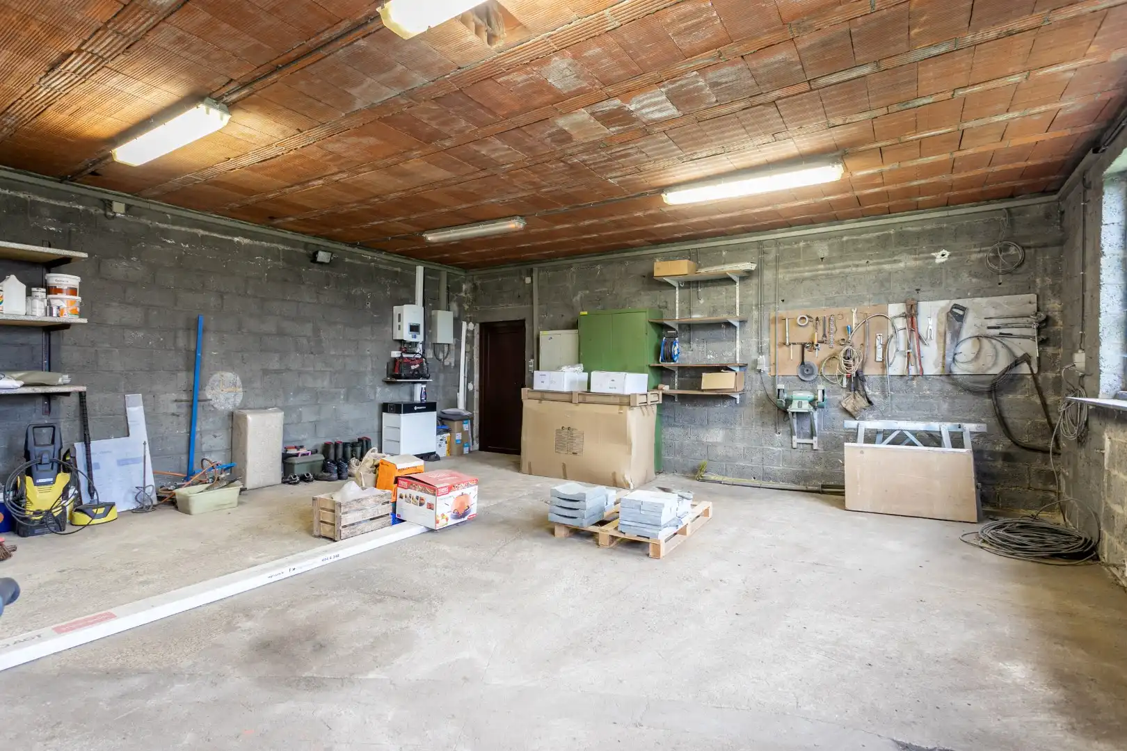 Ruime woning met naastgelegen bouwgrond en loods foto 15
