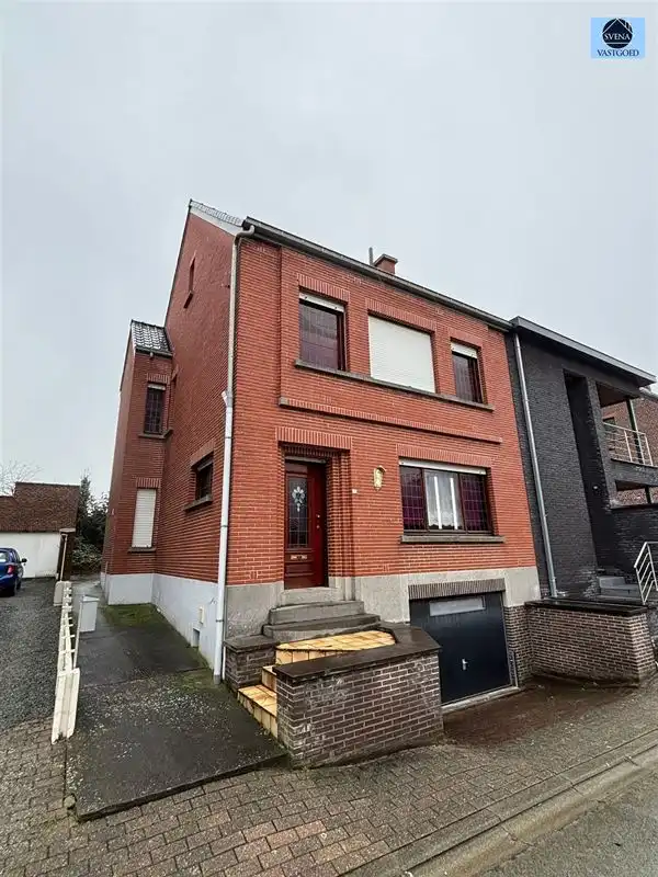 Hoofdfoto van de publicatie: SOLIDE TE RENOVEREN WONING MET 3 SLAAPKAMERS, GARAGE EN TUIN