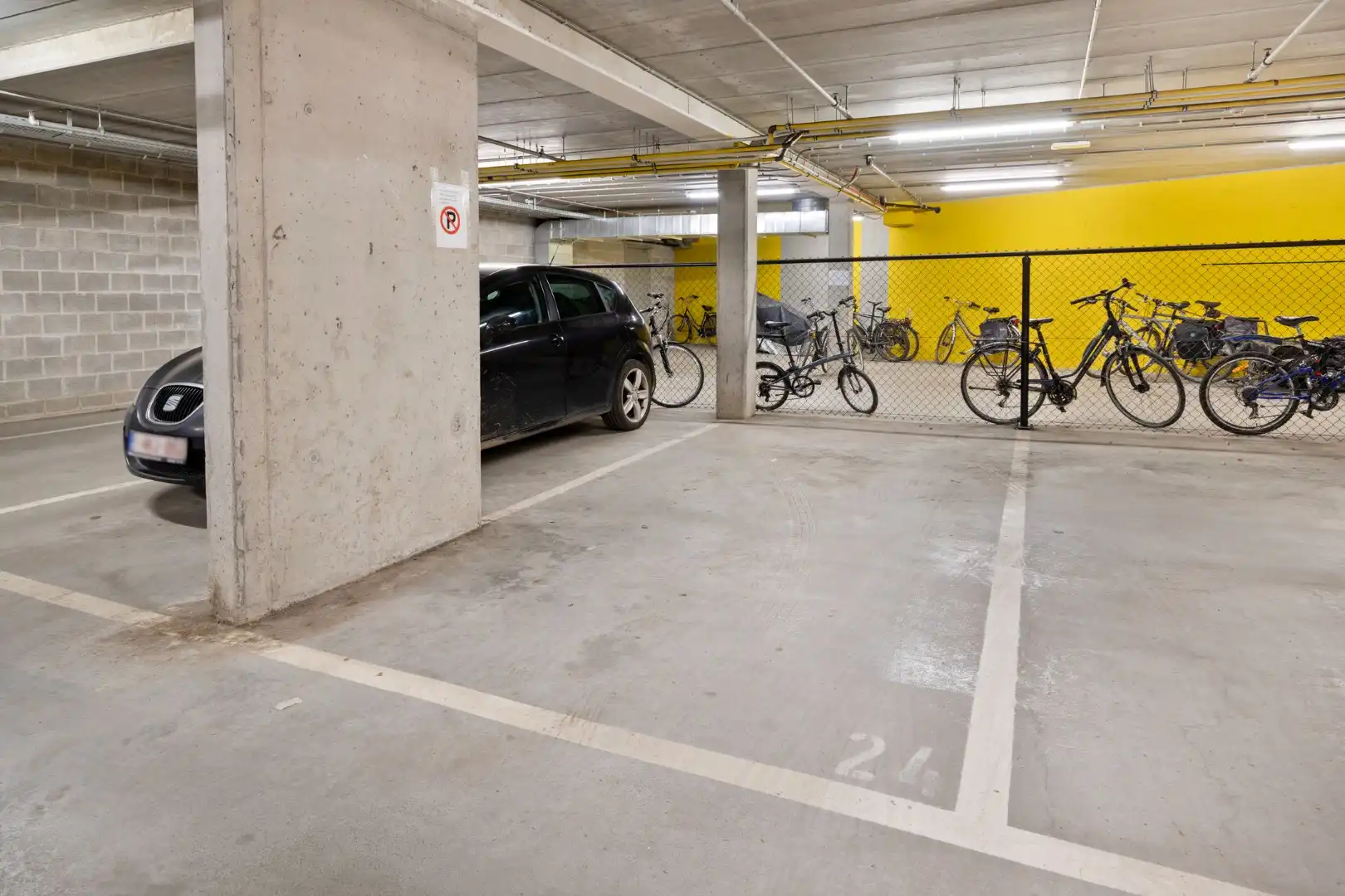 Rustig en zonnig gelegen appartement met 1 slpk en autostaanplaats in Herentals-centrum ! foto 16