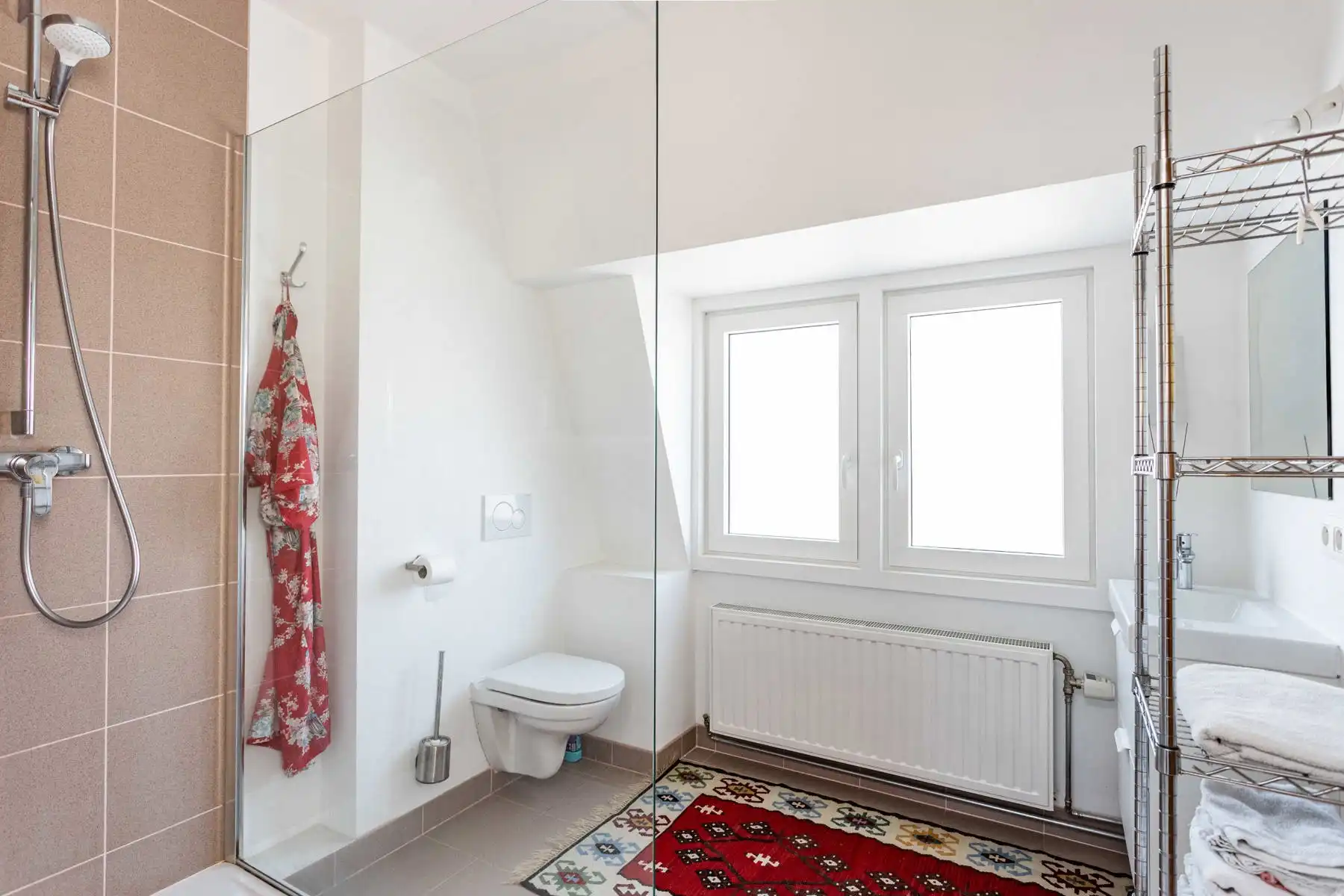 Woning met zuidgerichte tuin en garage in Laken foto 23