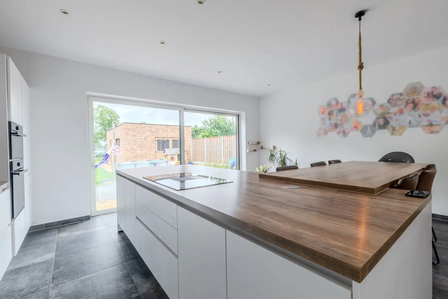 Ruime woning  op een perceel van 7a62ca met 5 slaapkamers en 2 badkamers in Stokkem foto 19
