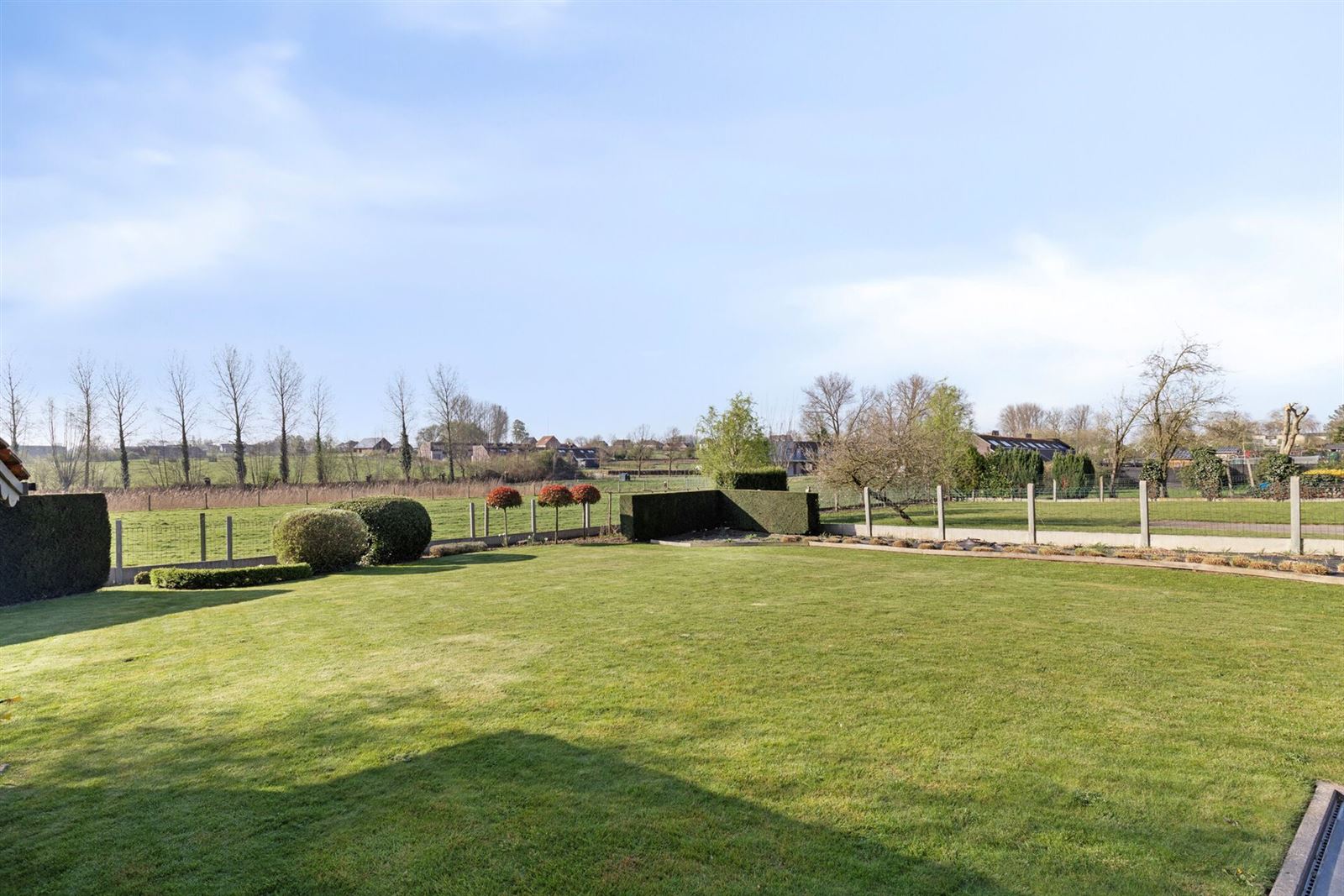 Ruime villa te huur in groene omgeving  foto 32