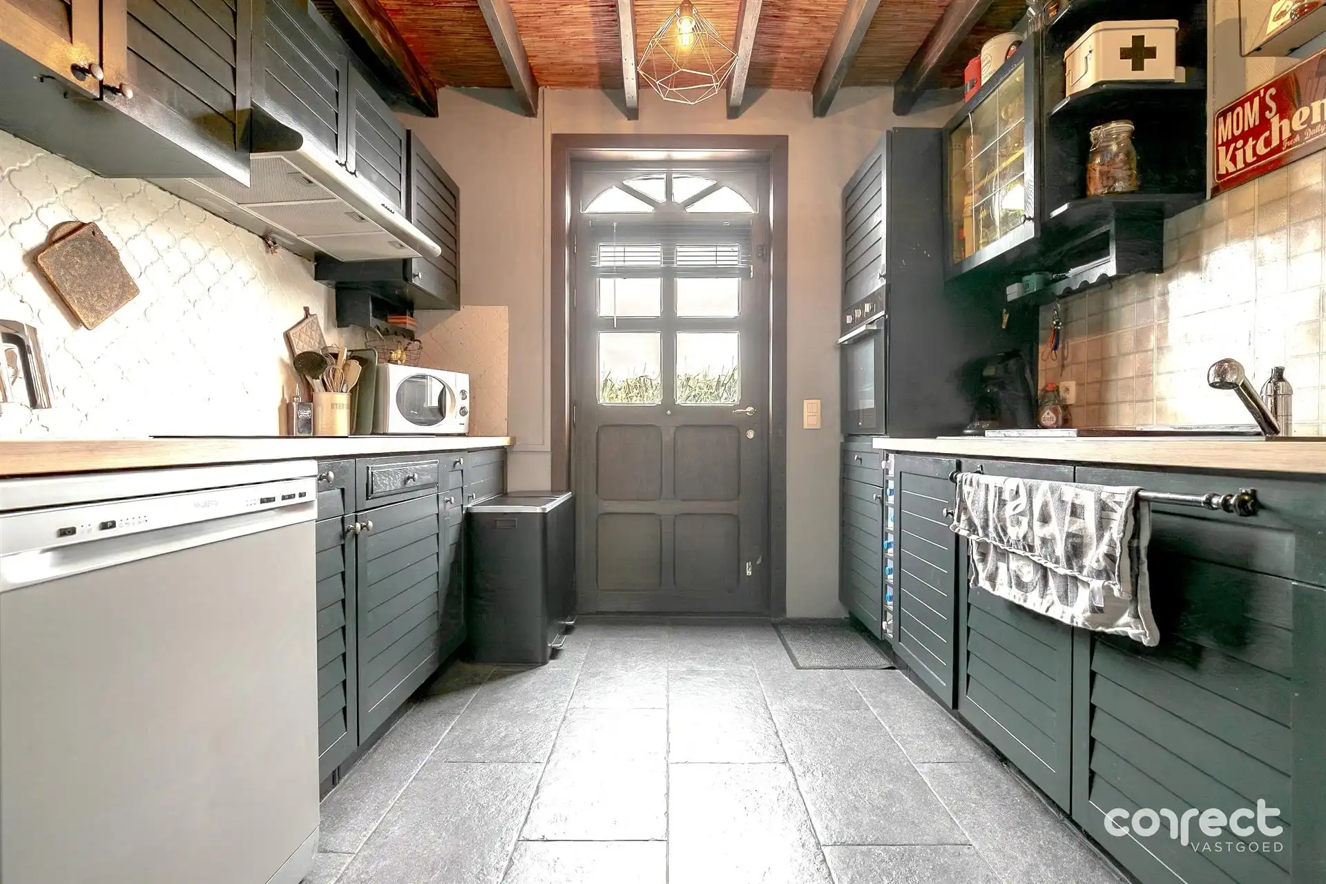Charmante landelijke woning gelegen tussen de velden met 3 slaapkamers. foto 7