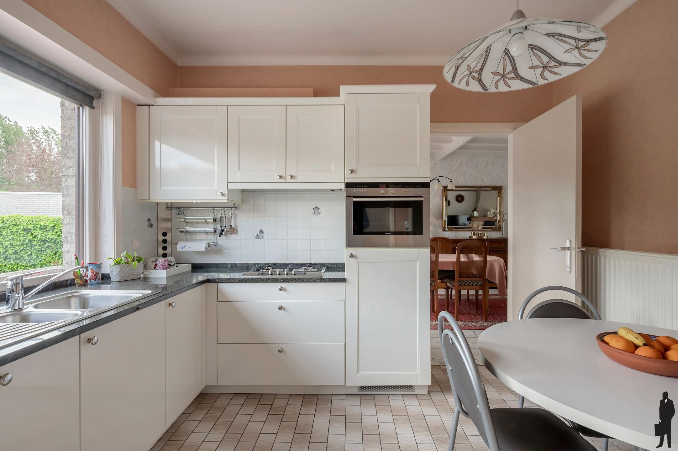 Ruime woning met tuin en bijgebouw foto 16