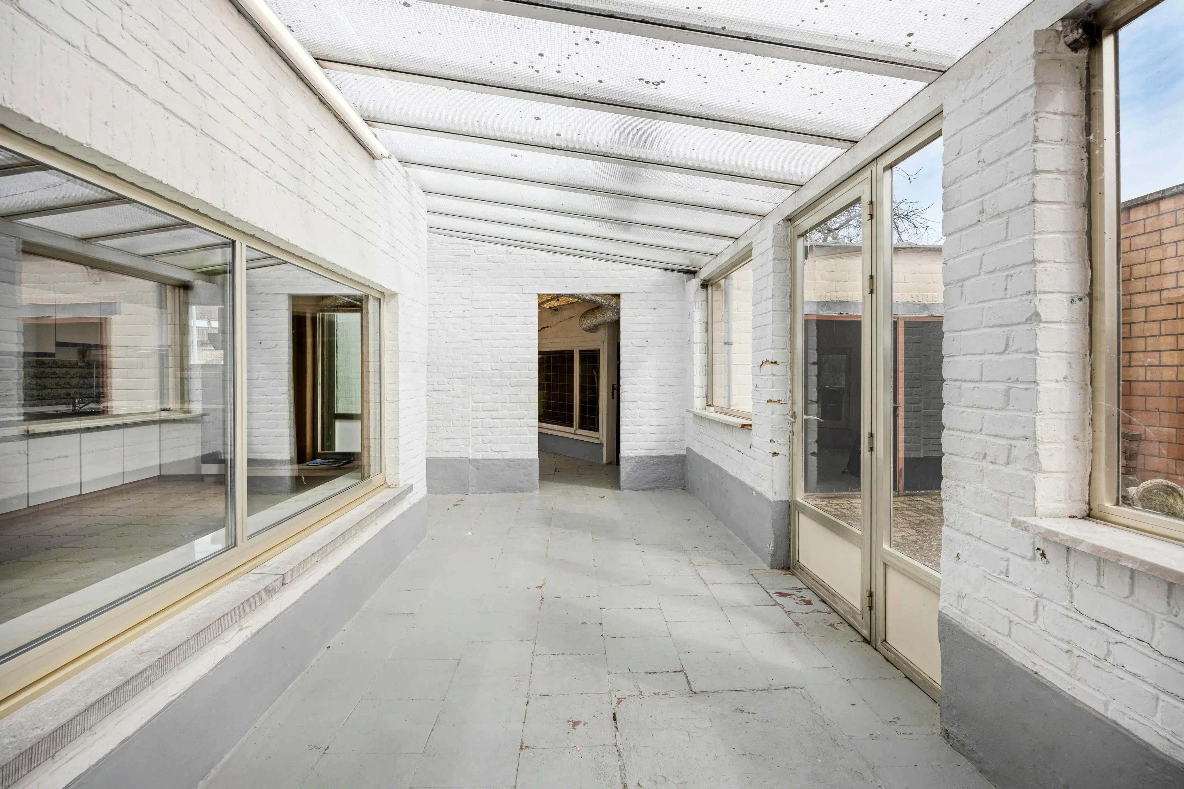 Gezellige halfopen bebouwing met veel potentieel te koop.  foto 10