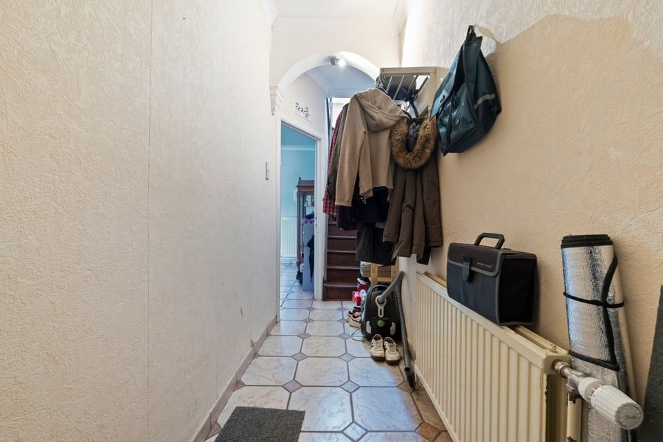 OP TE FRISSEN STADSWONING IN SINT-TRUIDEN foto 3