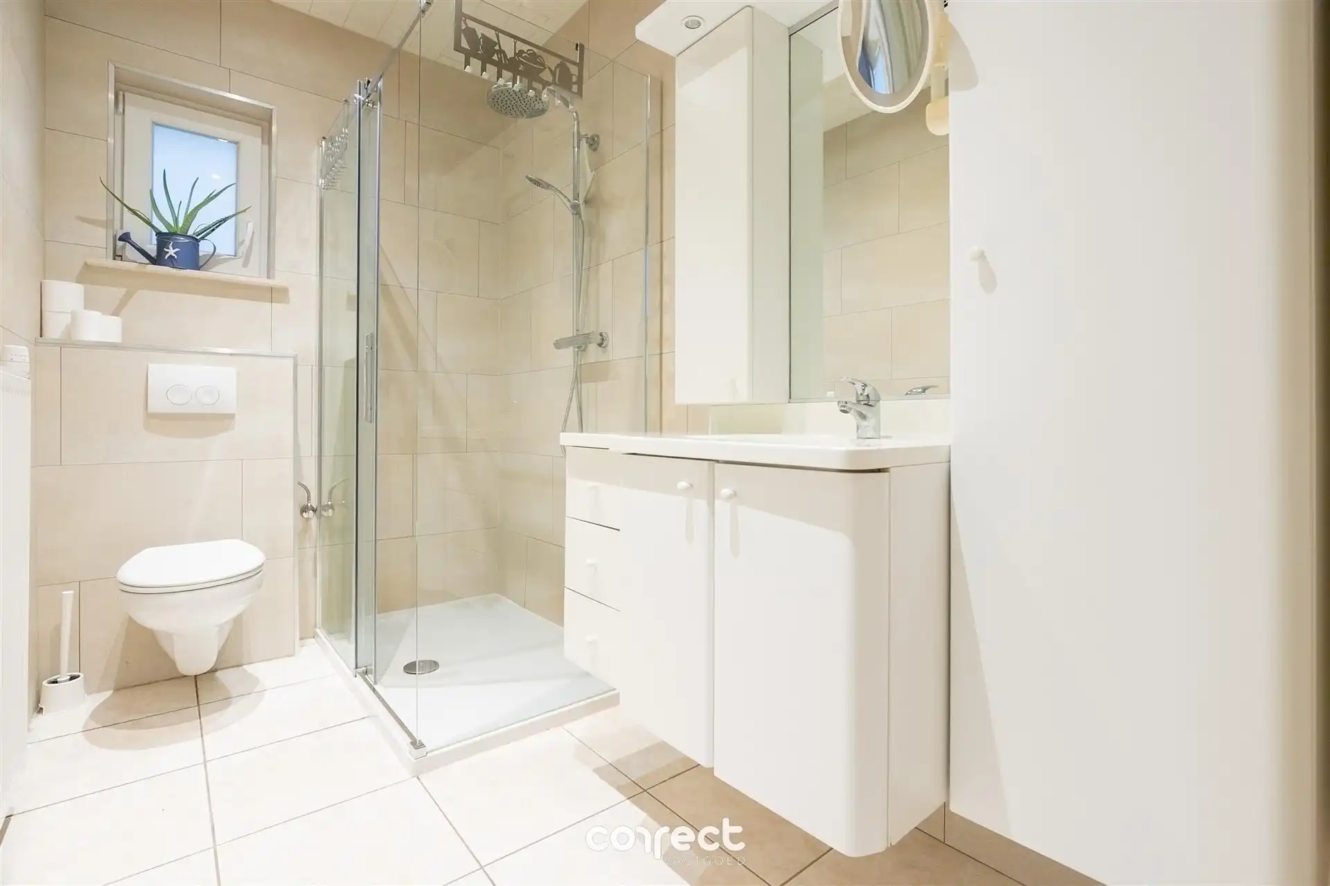 Gerenoveerde laagbouwvilla met 3 slaapkamers. foto 7