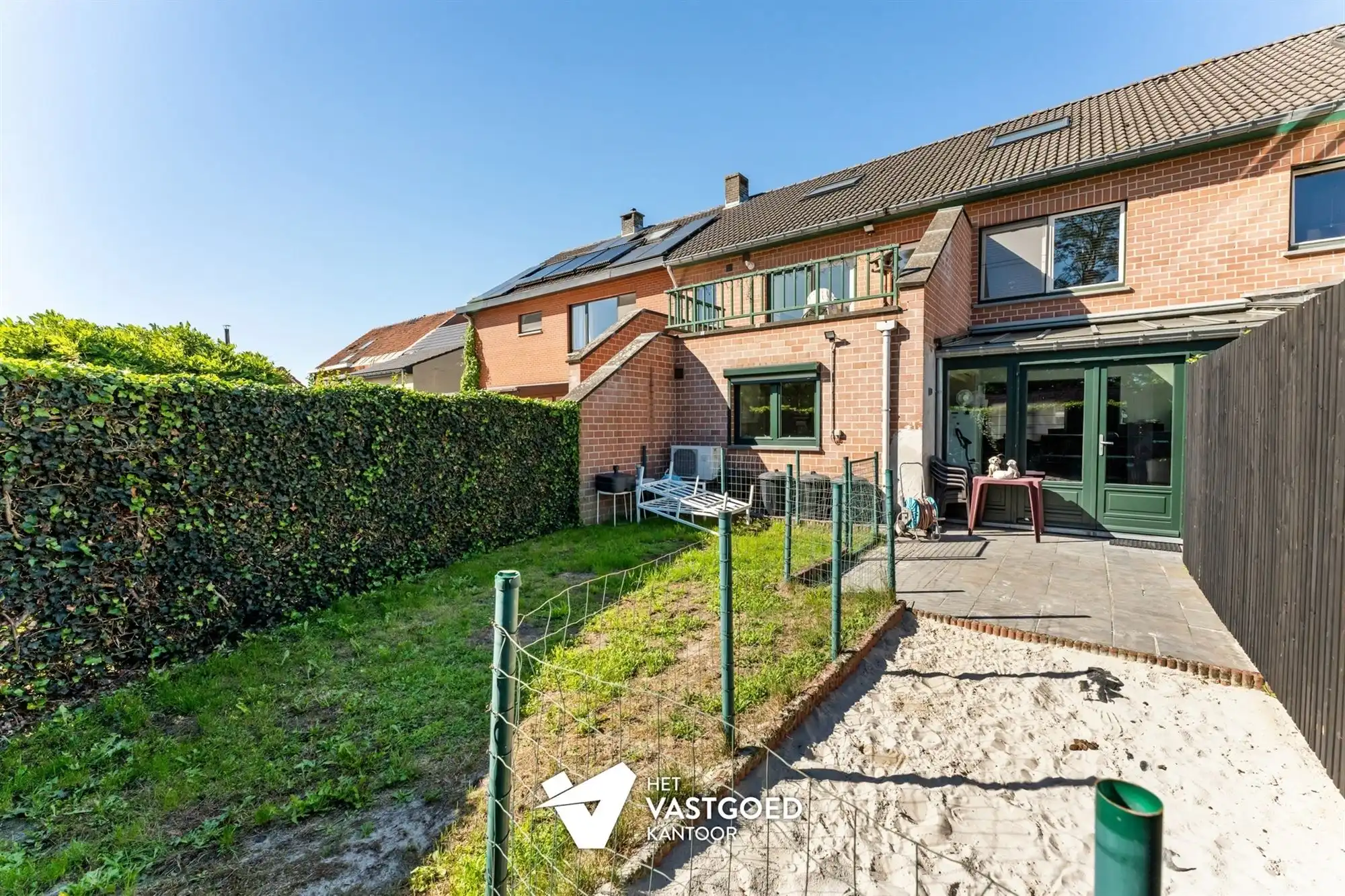 GELIJKVLOERS APPARTEMENT MET STAANPLAATS EN AFGESLOTEN GARAGE TE BERINGEN foto 26