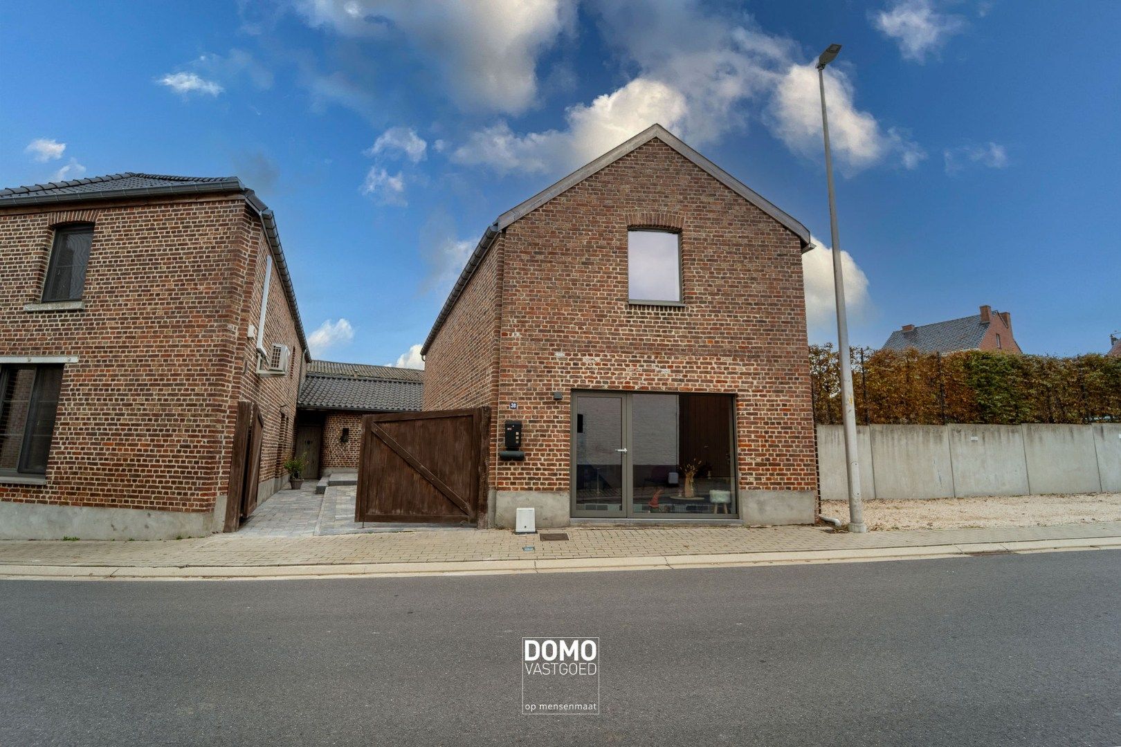 RUIME, INSTAPKLARE EN GERENOVEERDE WONING MET KANTOORGEBOUW INCLUSIEF PARKEERGELEGENHEID, TUIN EN ZWEMBAD TE MIELEN BOVEN AALST (GINGELOM) foto 23