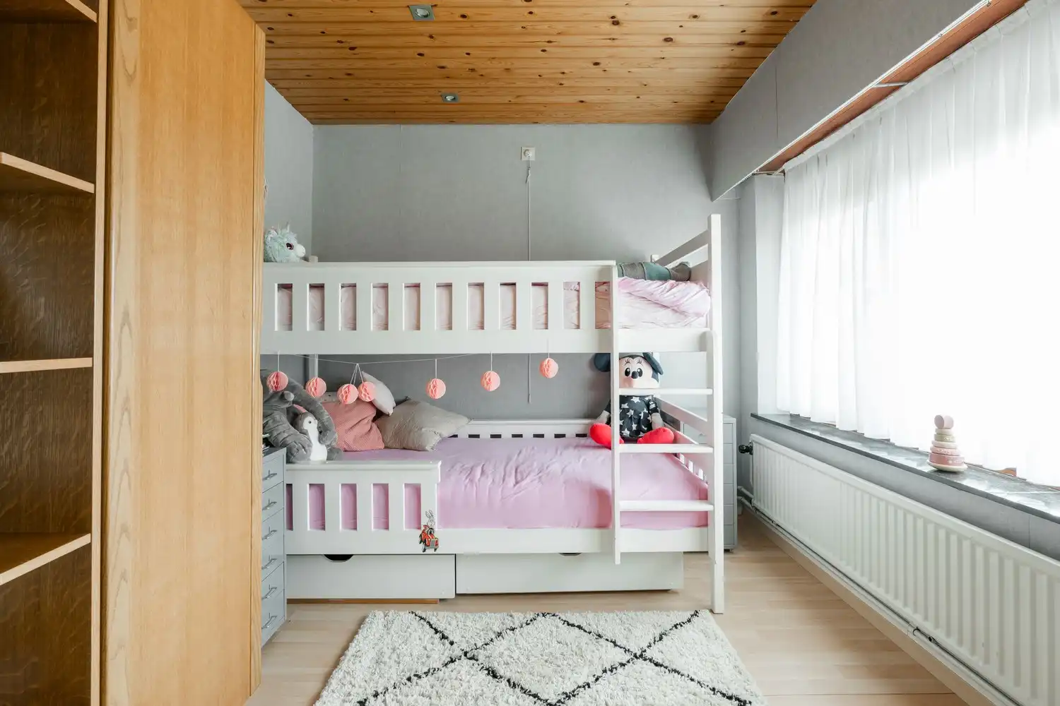 Instapklare  gezinswoning op ruim hoekperceel van 784 m² foto 27