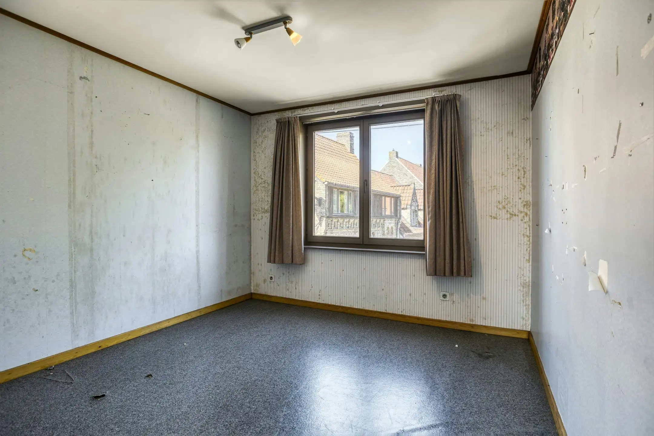 Ruime woning met 5 slaapkamers, tuin en garage te Lo-Reninge. foto 23