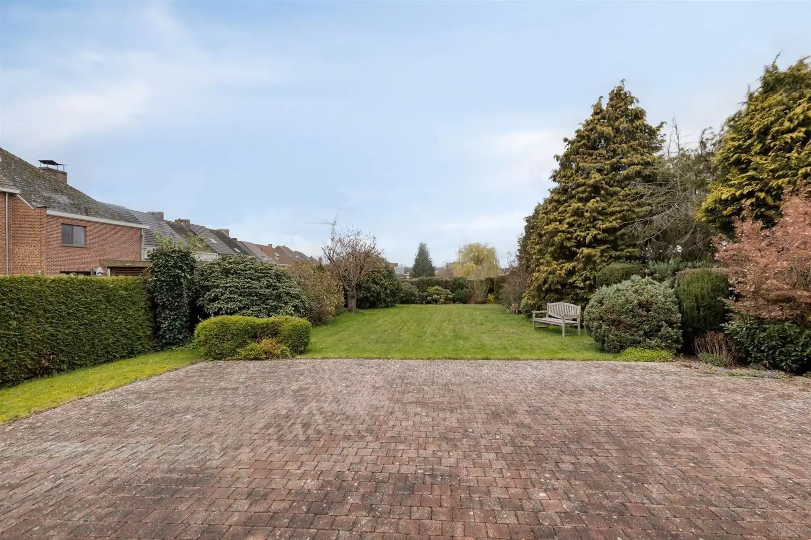 Charmante lichtrijke woning (251m²) met 4 slaapkamers + garage op een uitstekende locatie te Buizingen  foto 26