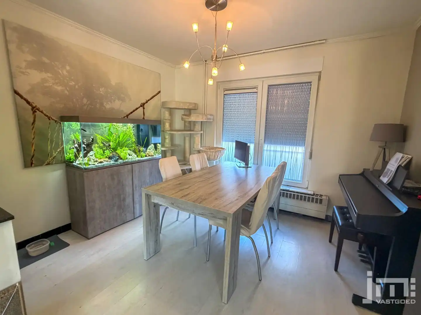Rustig gelegen, instapklare gezinswoning met 3 slaapkamers en mooie tuin foto 4