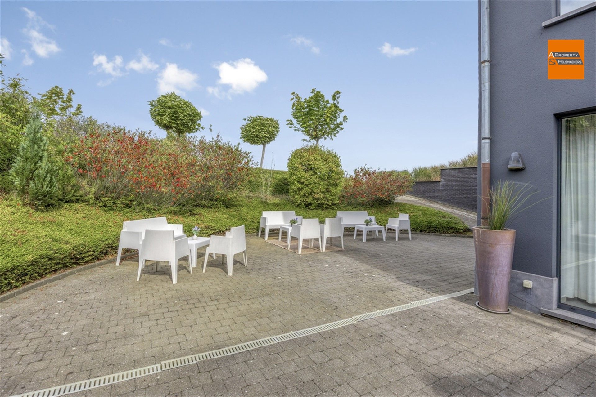 Hotel met 24 kamers foto 37