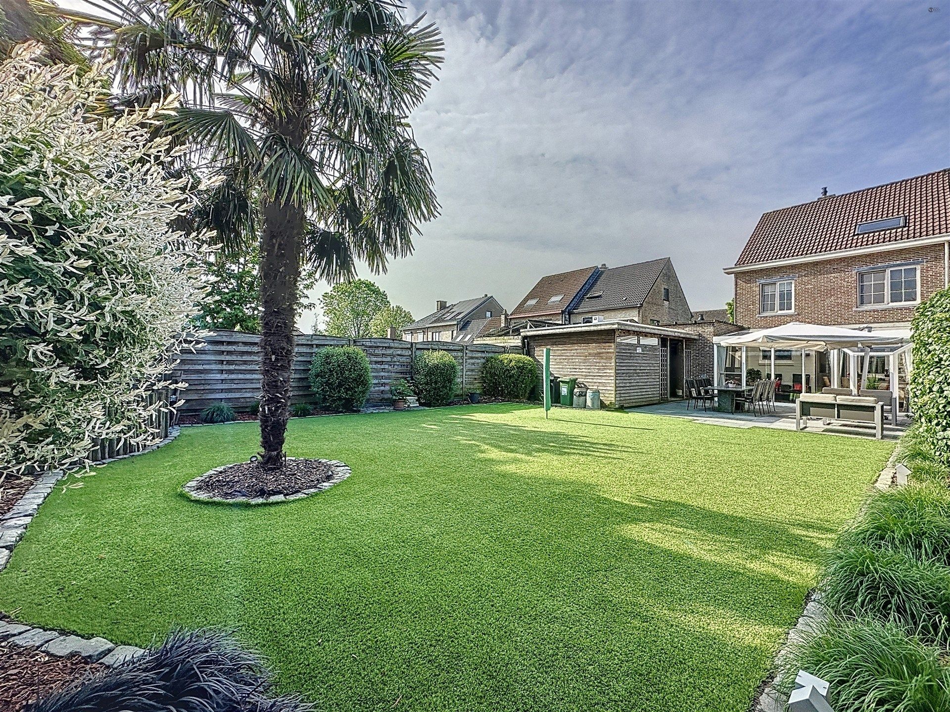 Rustig gelegen, instapklare, half open bebouwing met 5 slaapkamers, garage op perceel van 465m²! foto 10