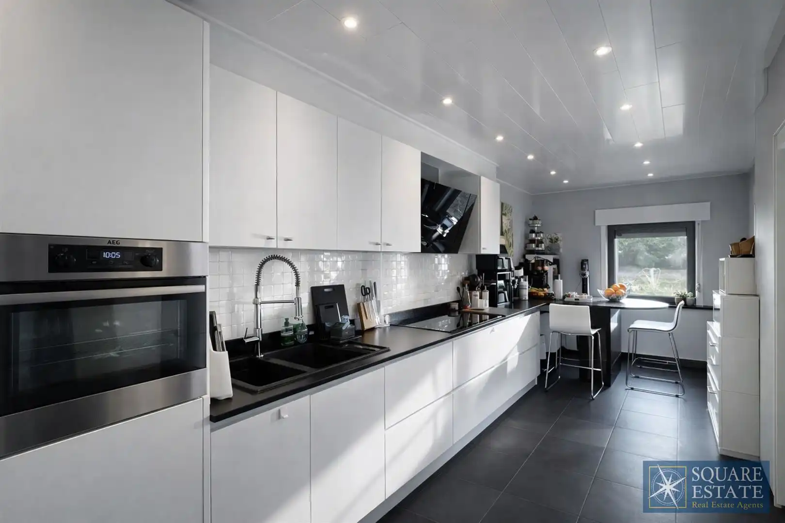 Huis foto {{pictureIndex}}