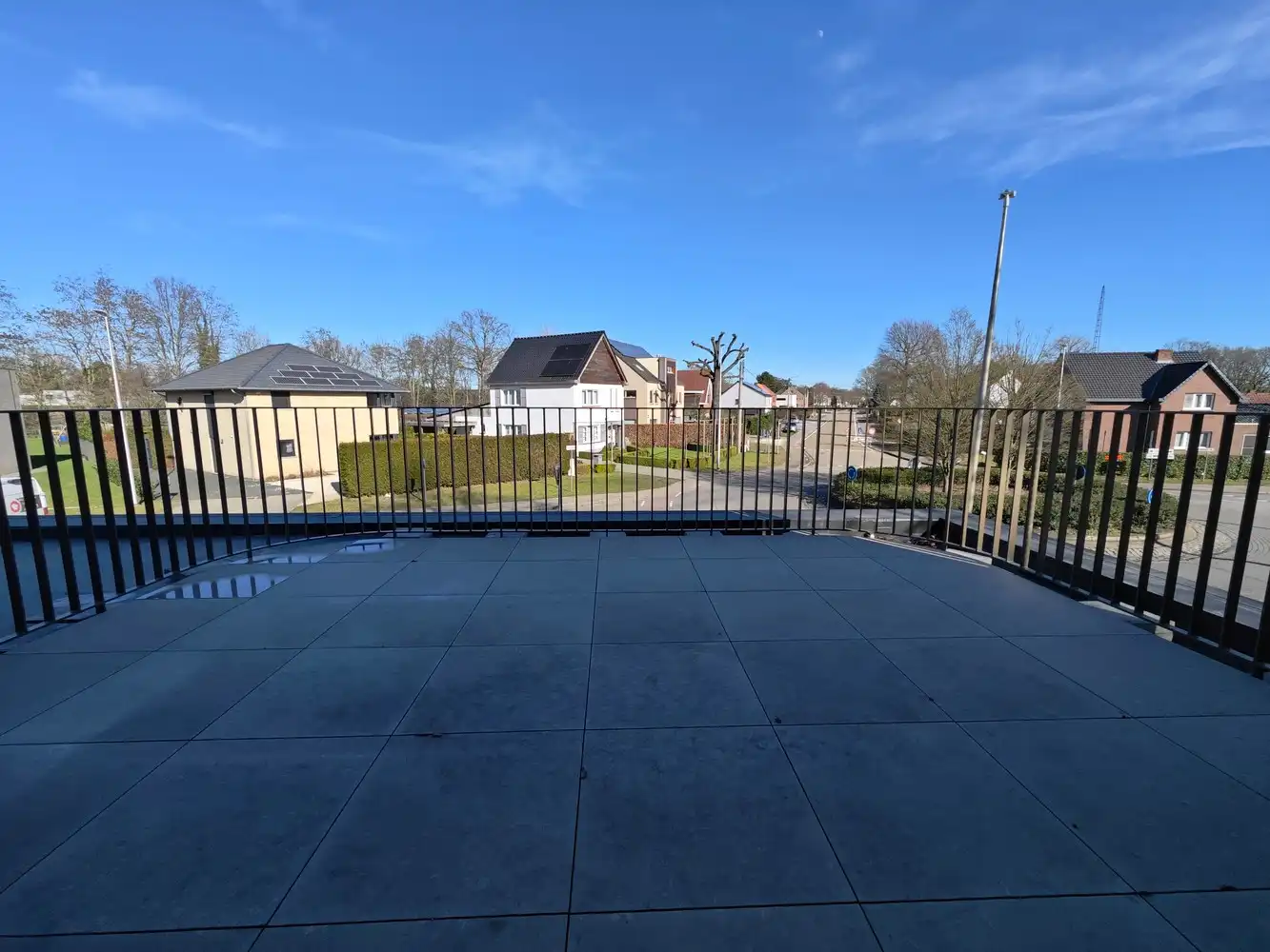 High-end nieuwbouw-duplex met ruim terras, parking en ruime buitenberging foto 26