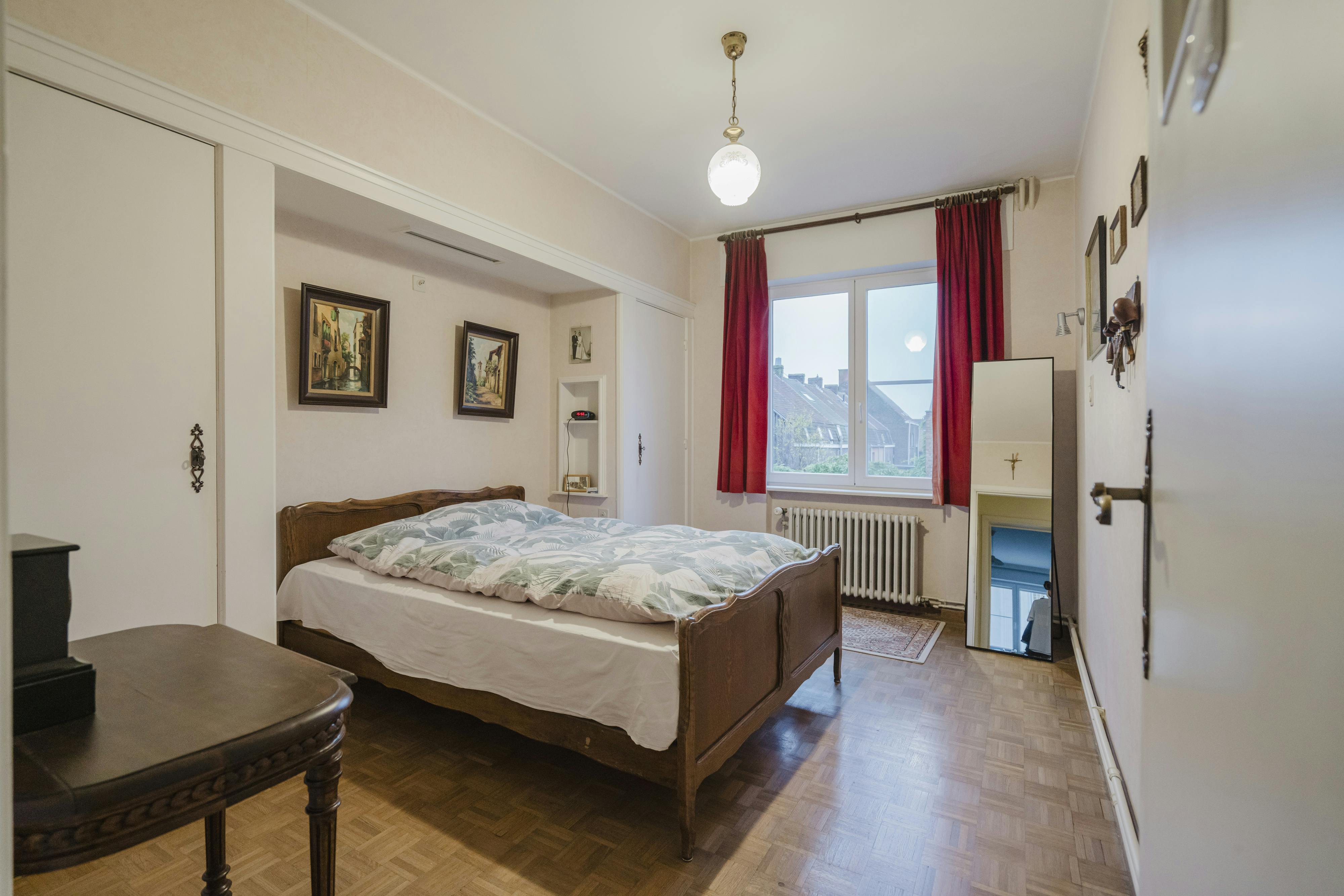 Ruim 3-slaapkamerappartement in centrum Kortrijk foto 13