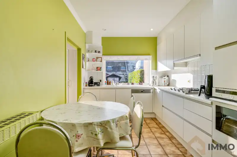 Te koop Rumbeke gezinswoning met 3 slpks, tuin, garage. foto 8